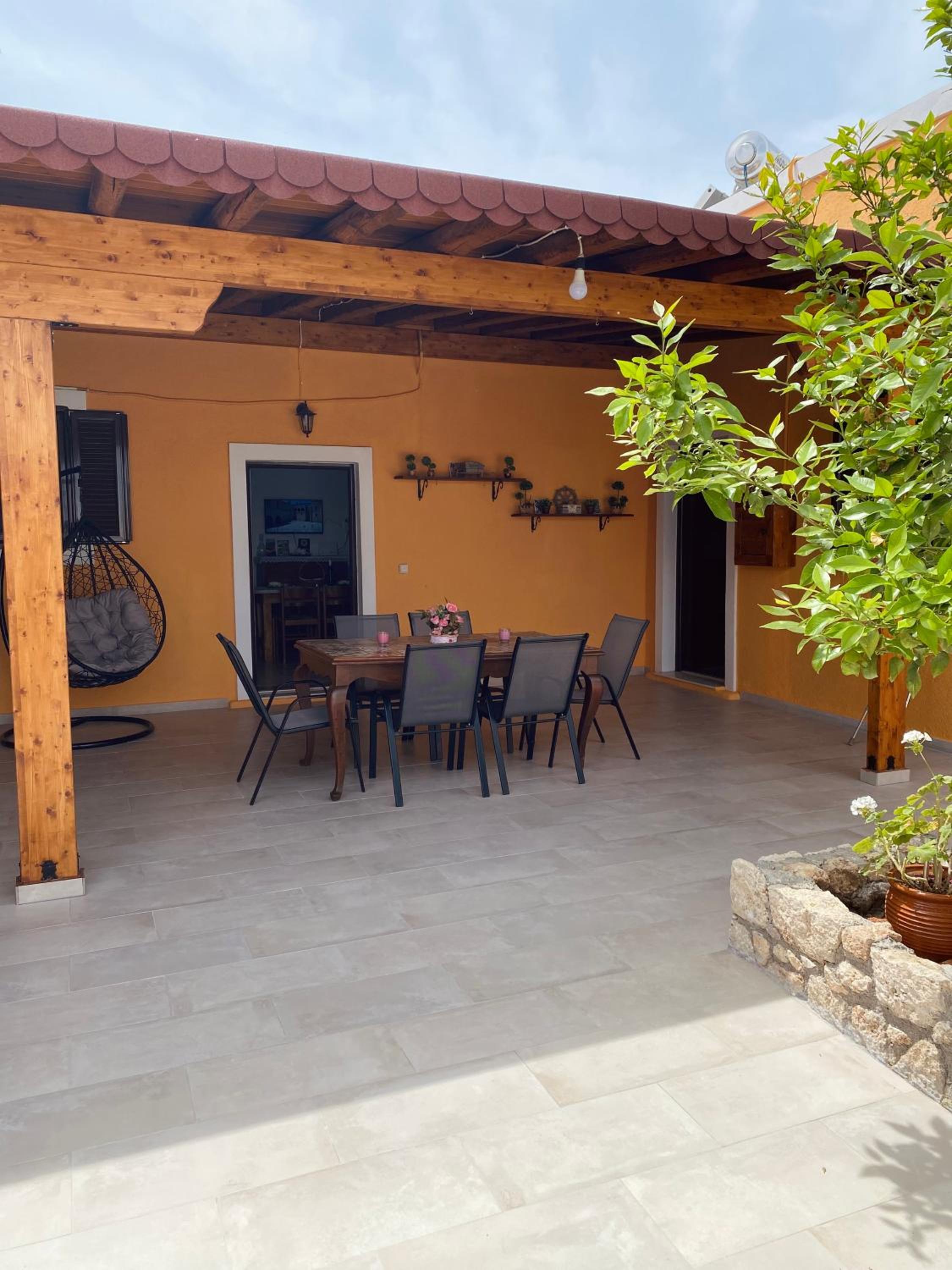 Archangelos Family House