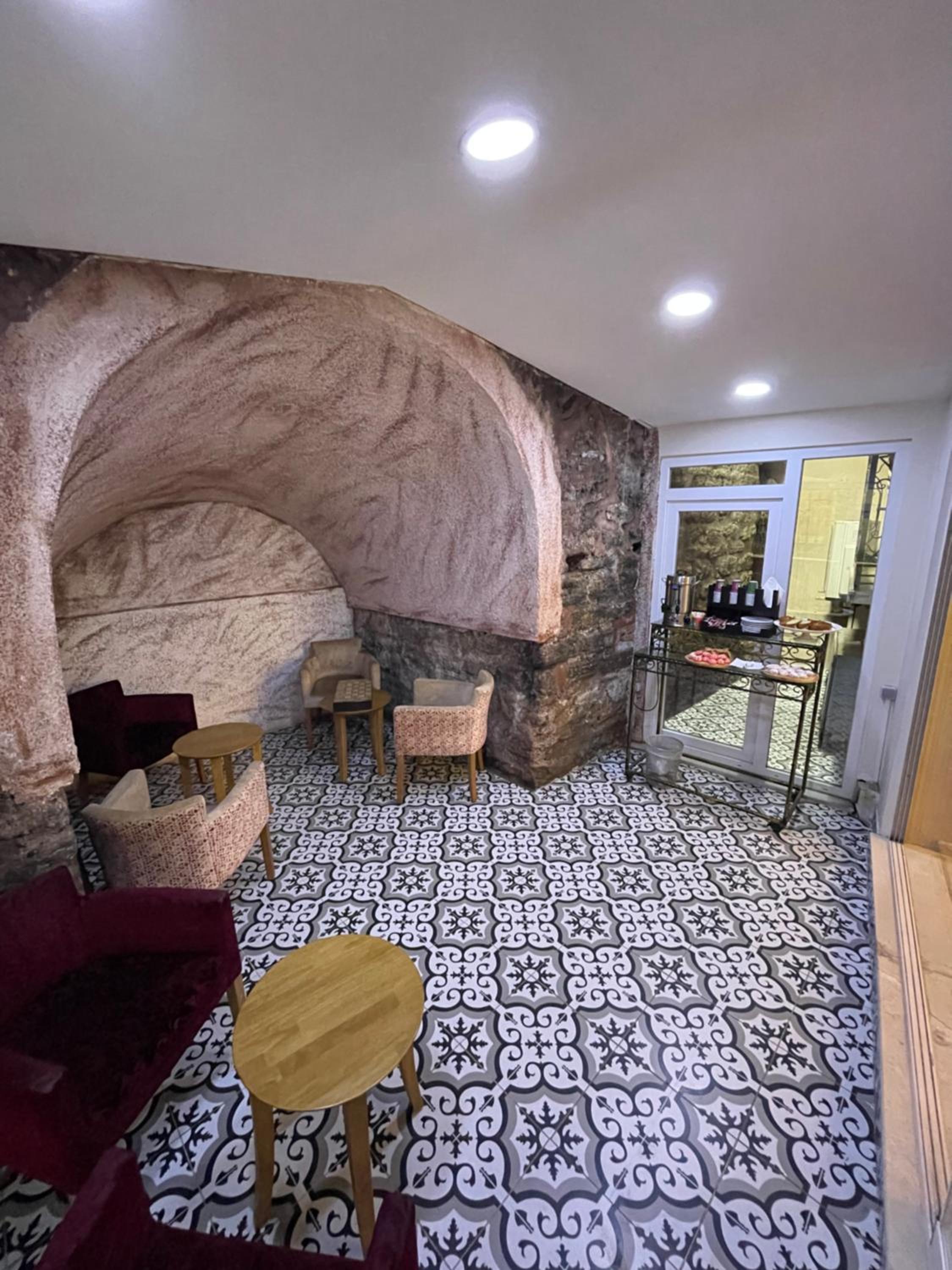 Hotel Novano - Image 8