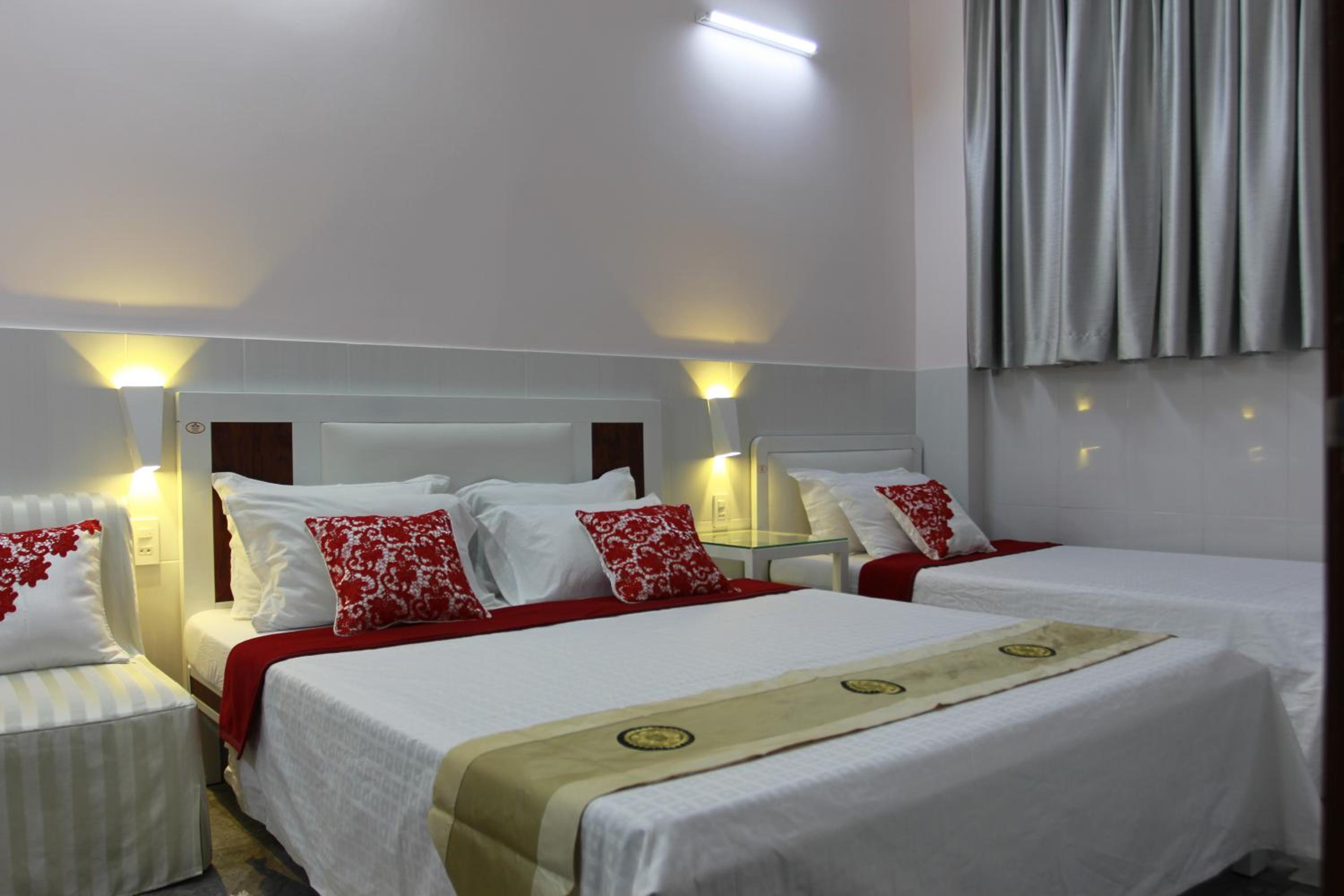 QUANG SAIGON Hotel- 40-7 Bùi Viện-Walking street