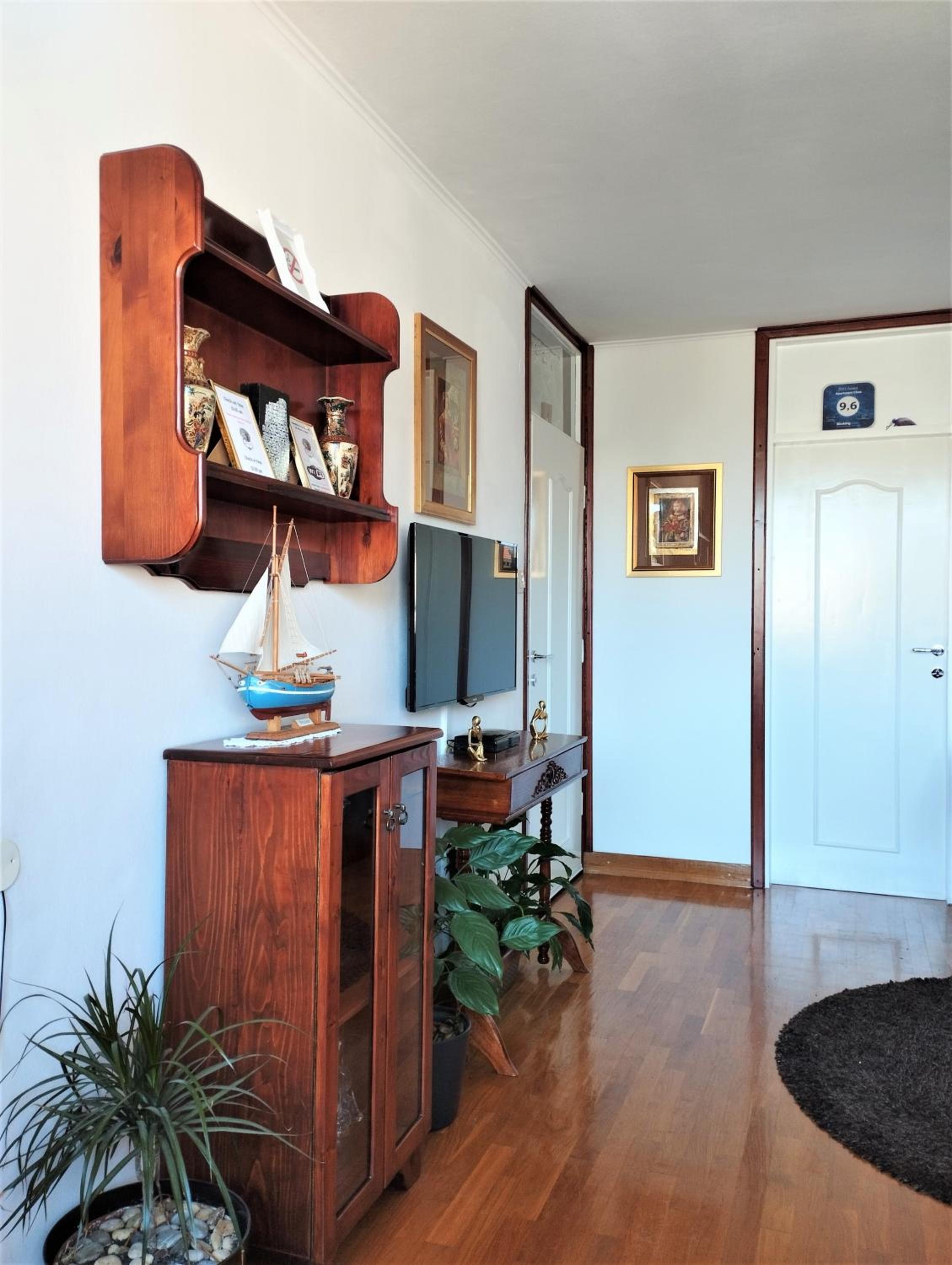 Apartment One , sea view , free parking