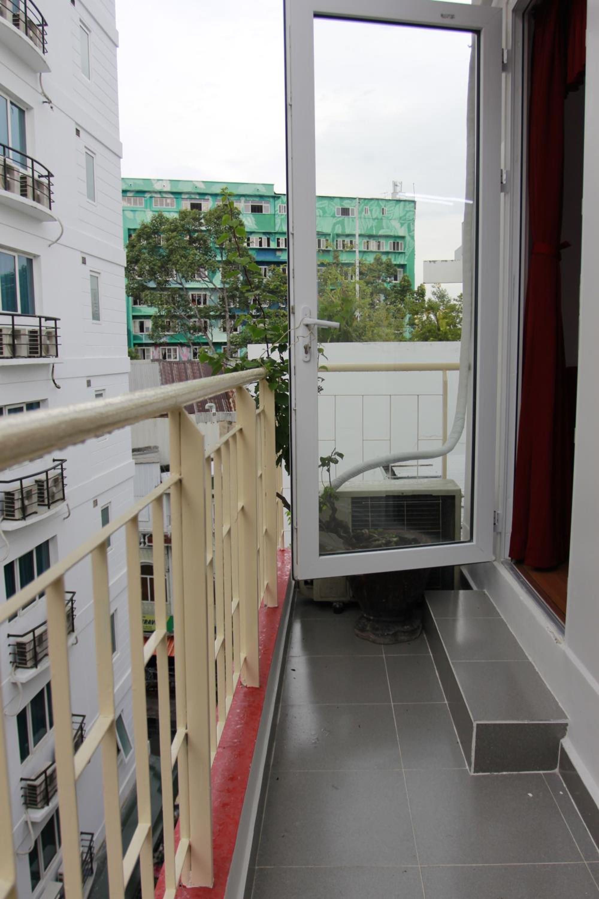 QUANG SAIGON Hotel- 40-7 Bùi Viện-Walking street