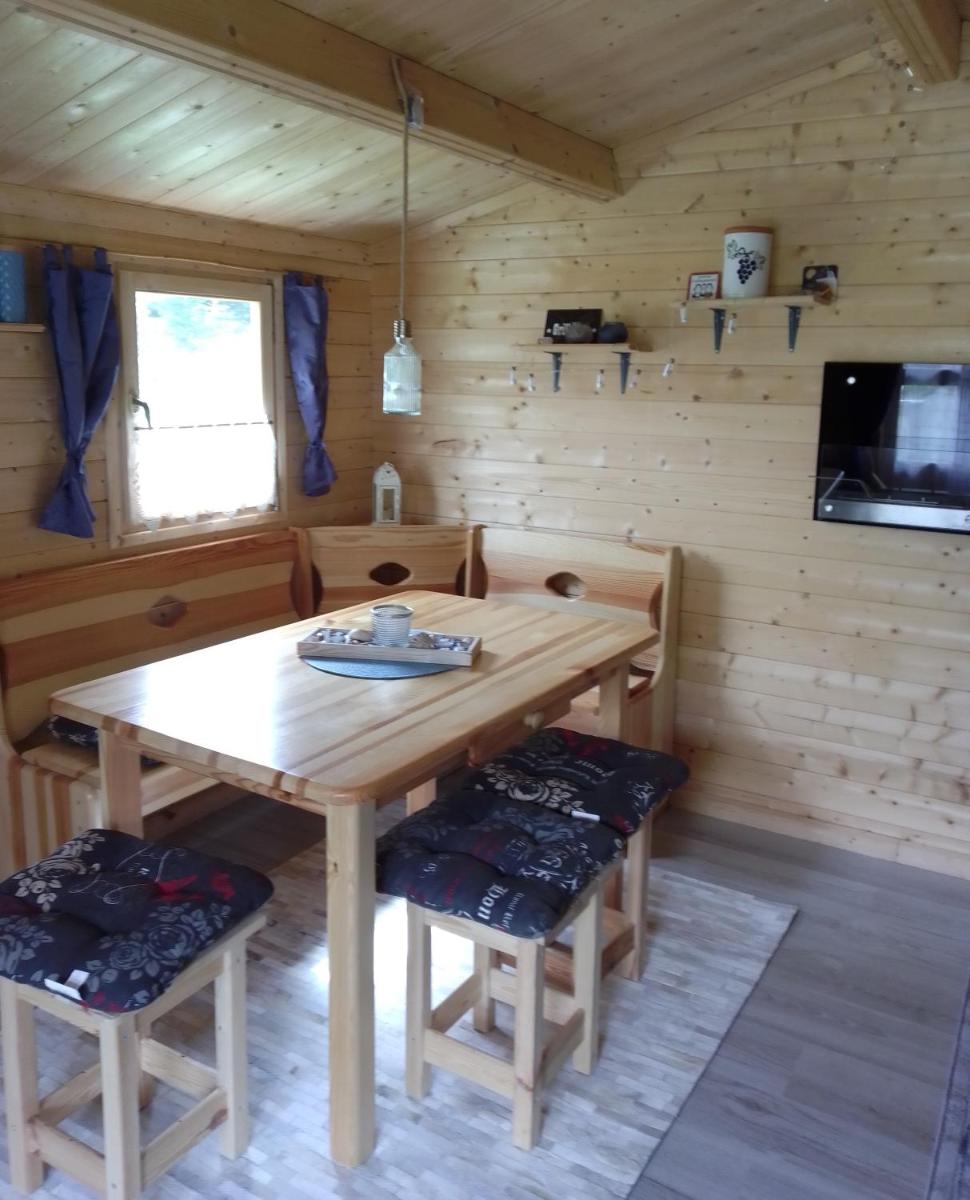 Schlaffass und Hütte mit Teich view 5