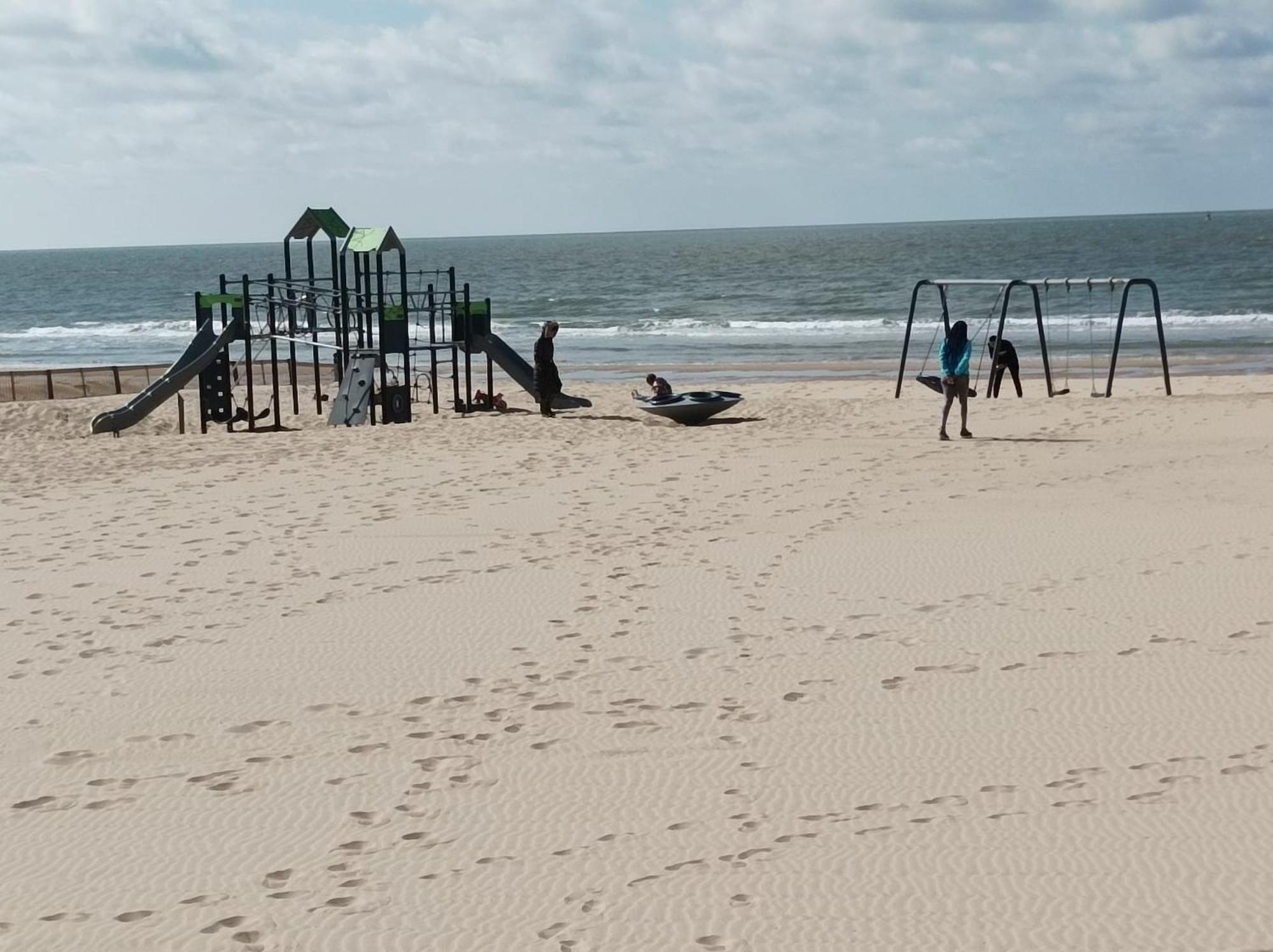 Frontaal zeezicht in appartement de Strandjutter view 5