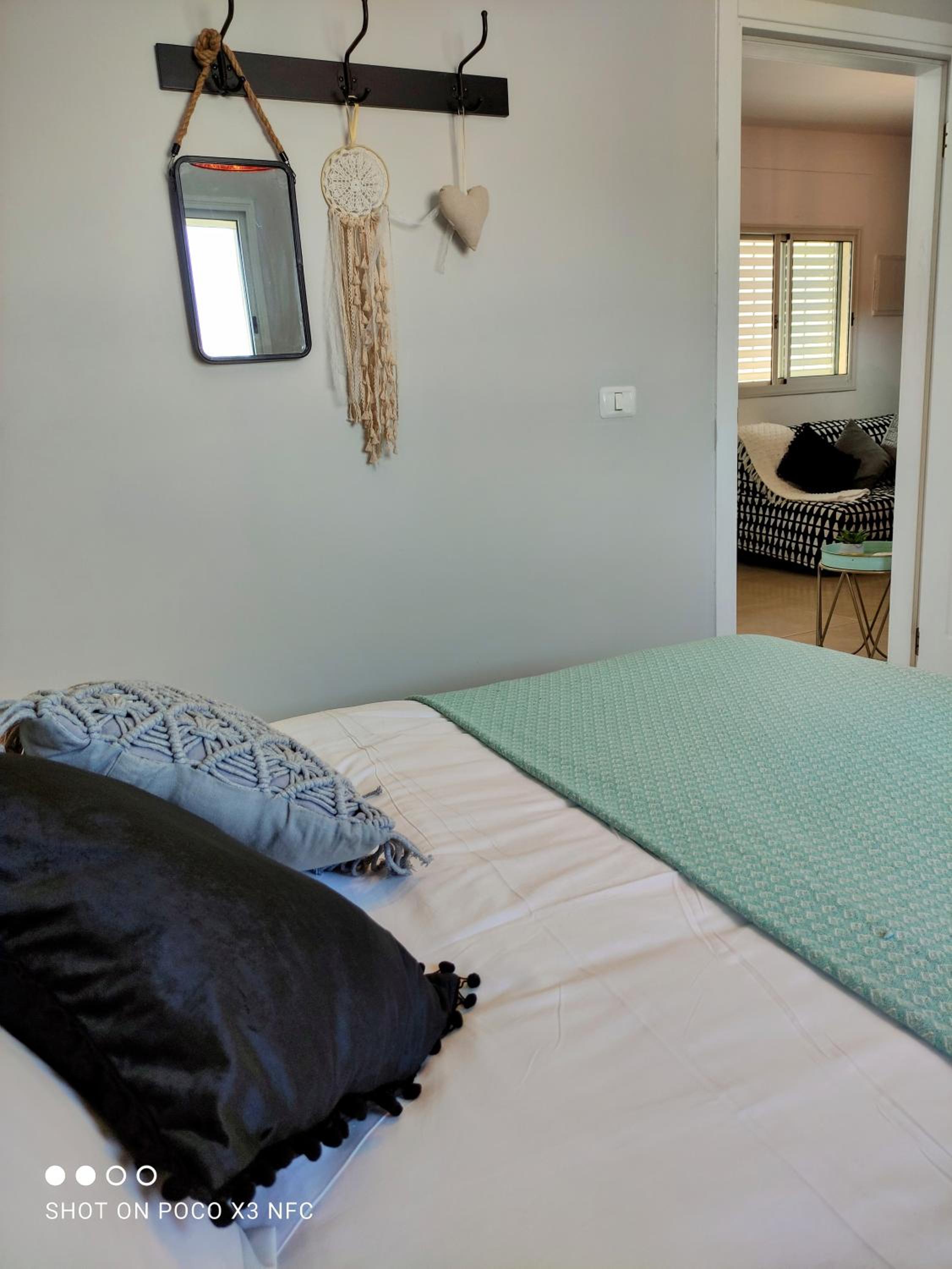 achzivacation Family Vacation Apt - 5mins to The Beach view 3
