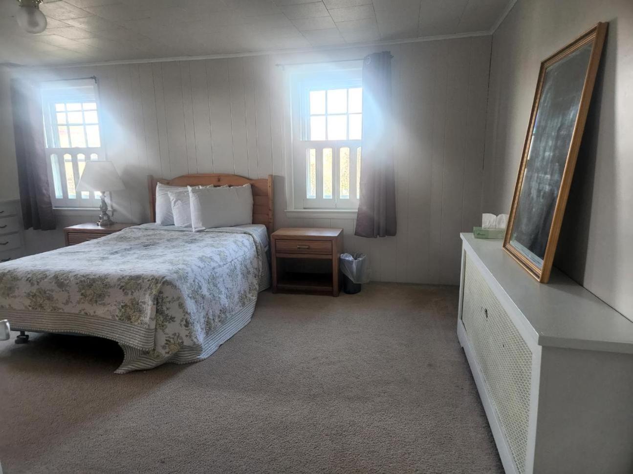 Spruce Lane Lodge and Cottages
