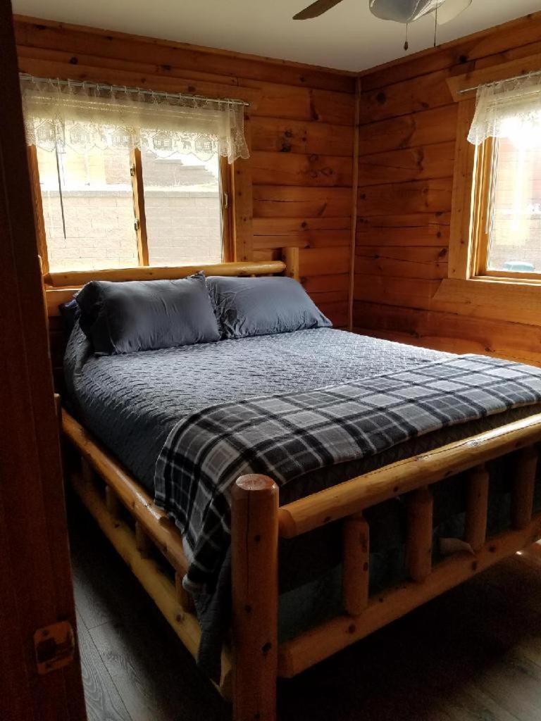 Warrens Cabin