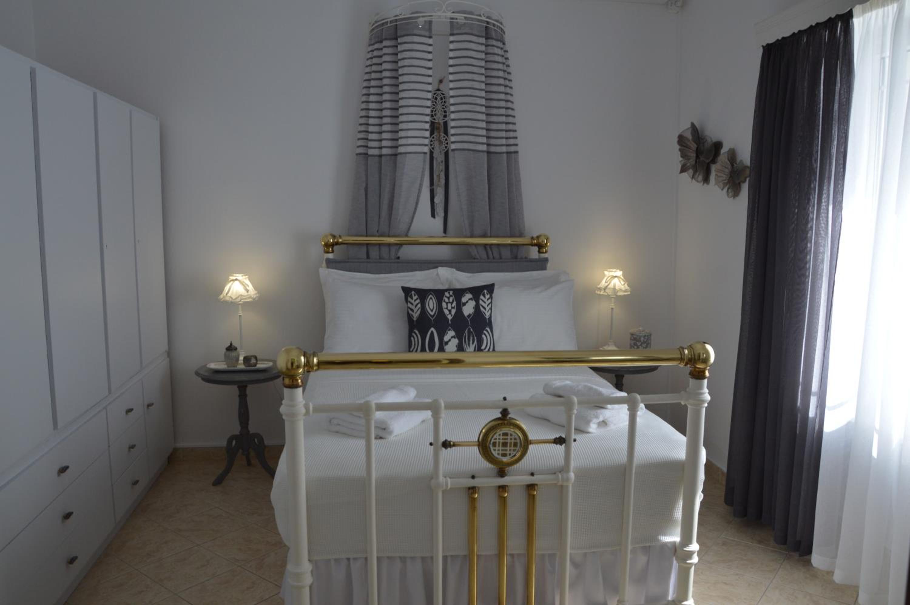 Nostos House