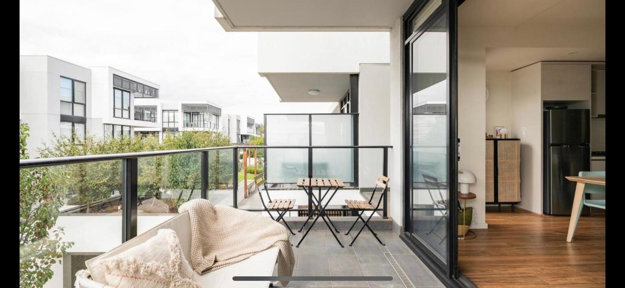 The Pas.Coe - A Stylish 1 bedroom unit with free parking.