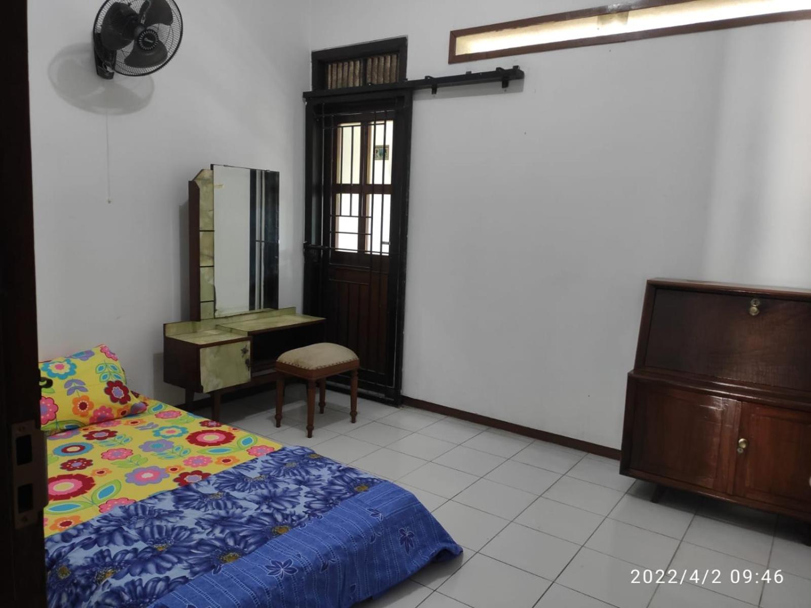 Kelana 2 Nice Homestay (5 Bed Rooms) Semarang view 4