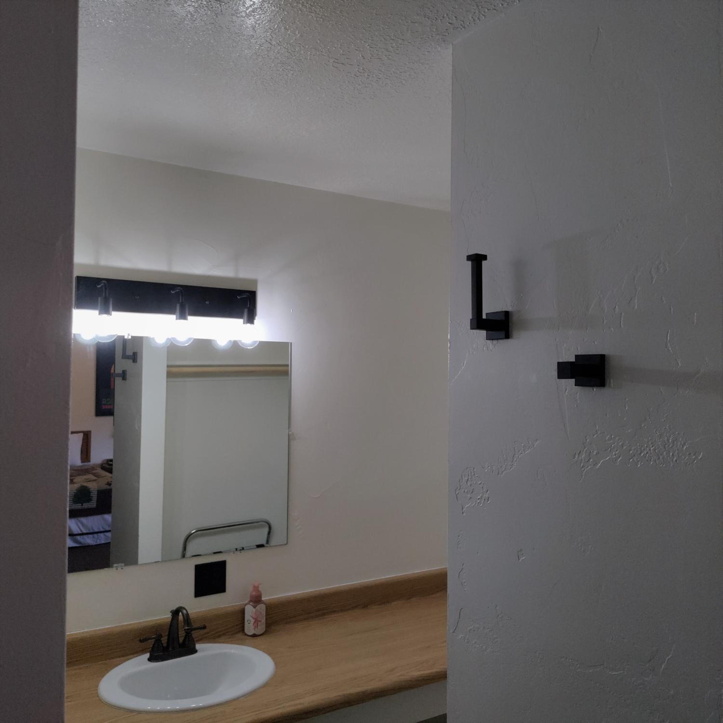 Salina Vacations - High Desert Inn - Property Image 5