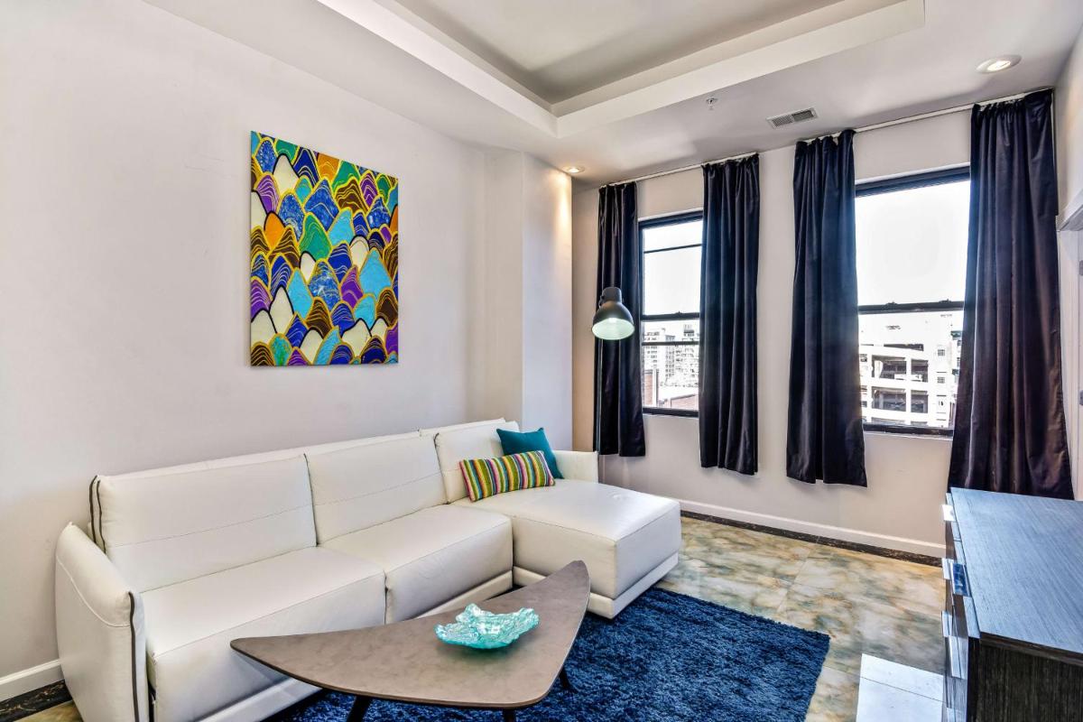 The Philadelphia Getaway 2BD Apartment in the heart of the City view 3