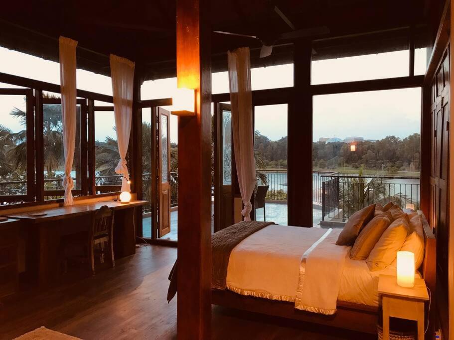 Grand Serene Lakeside Bali Style Villa photo 7