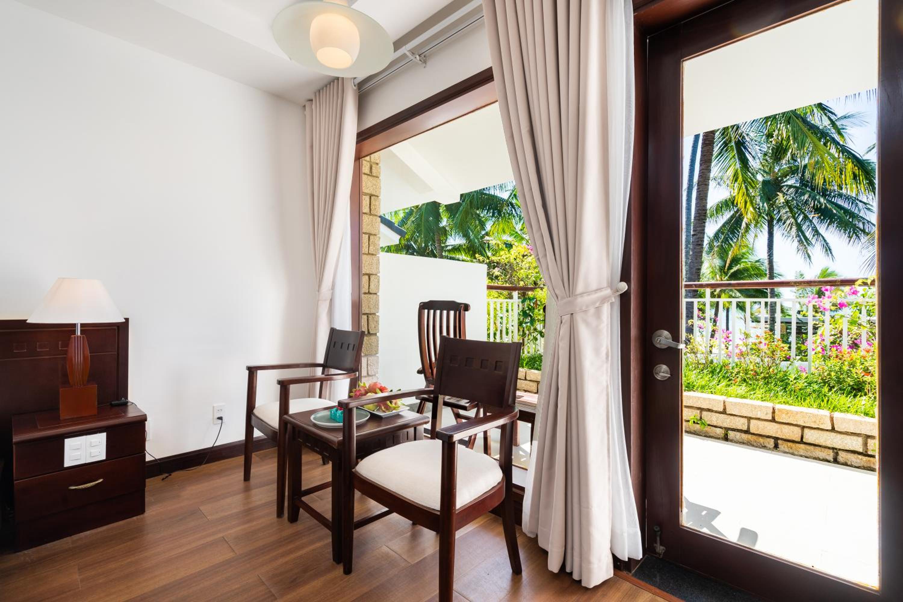 Hoang Ngoc Beach Resort