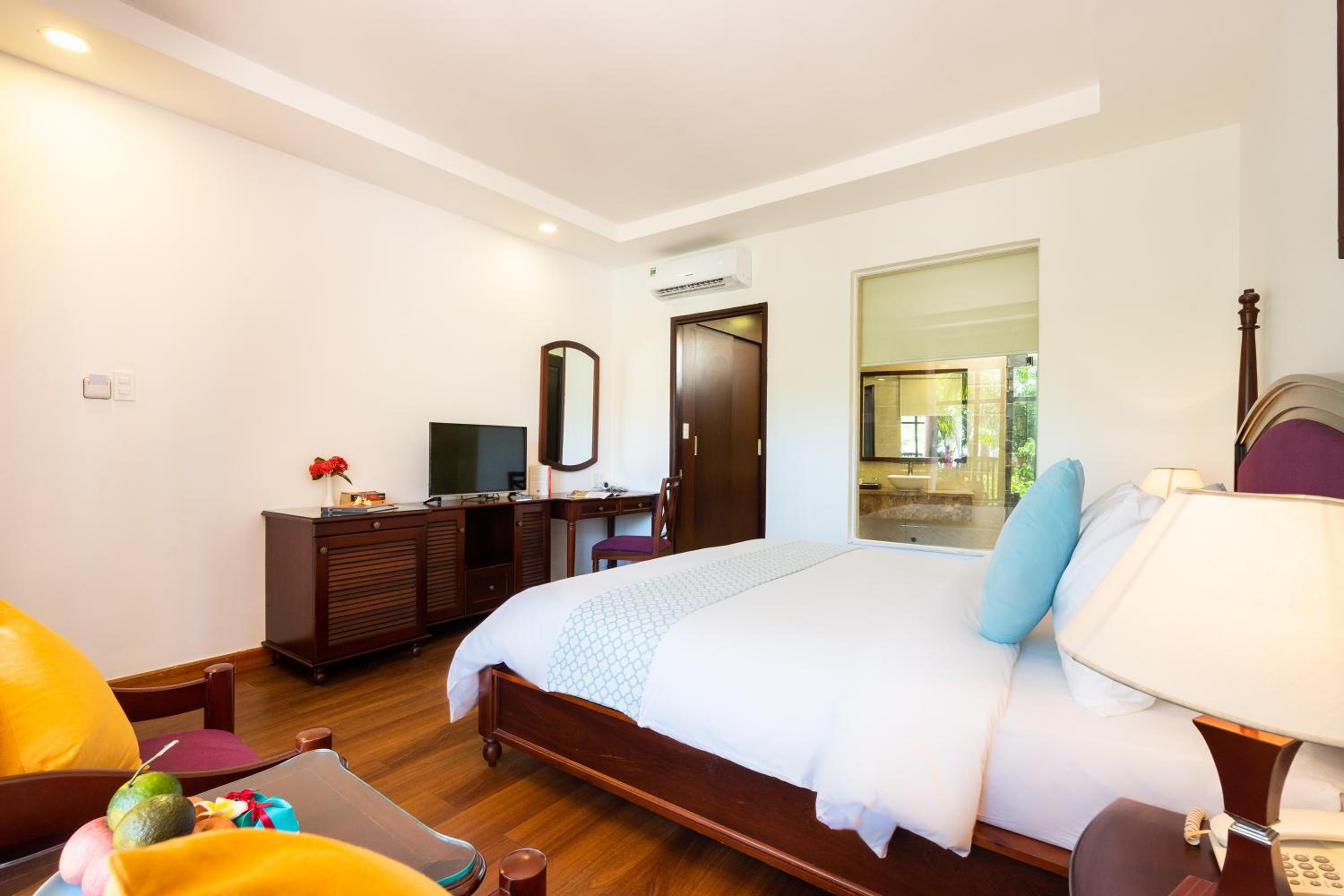 Hoang Ngoc Beach Resort