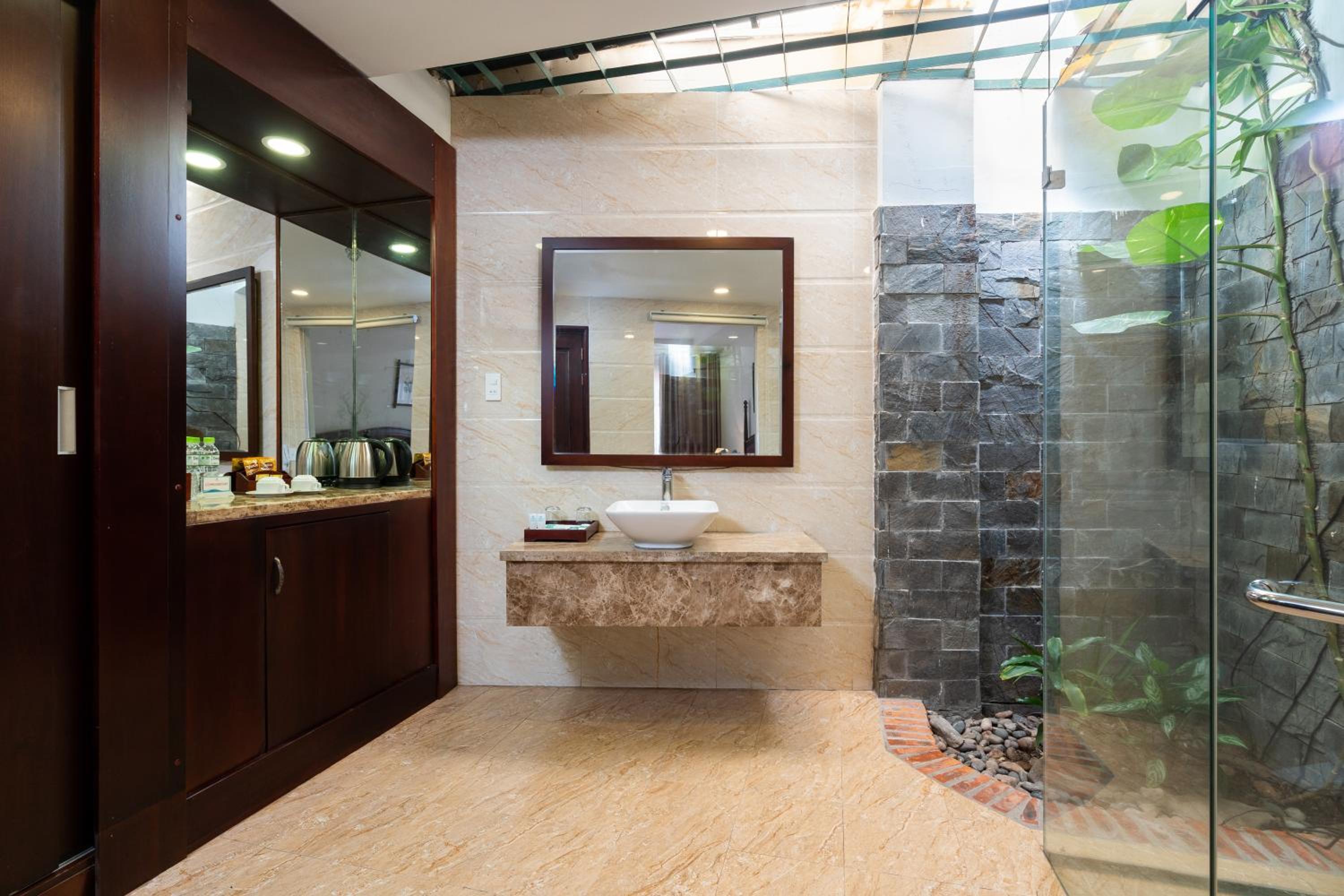 Hoang Ngoc Beach Resort
