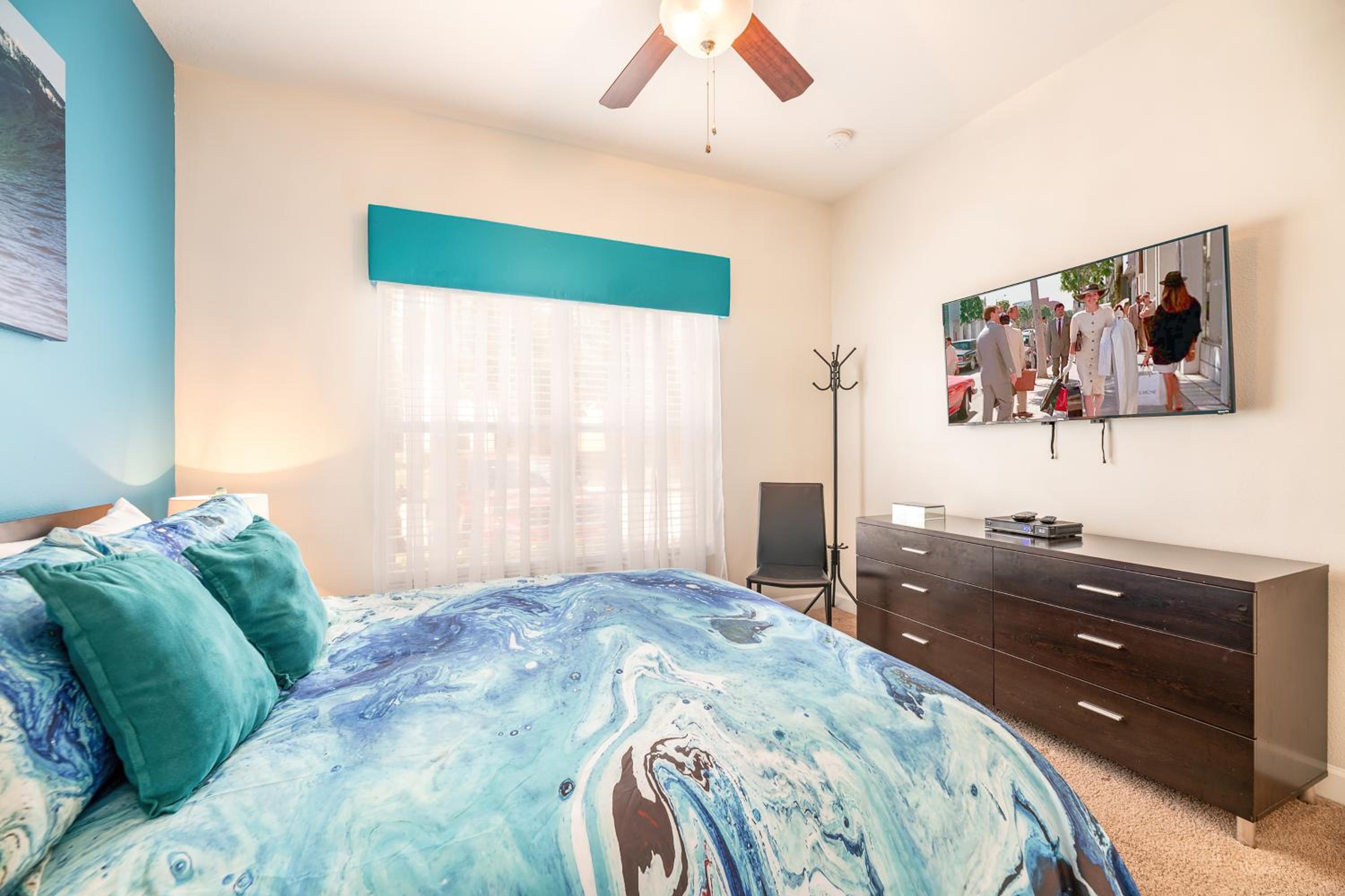 Lost in Paradise-Cozy Townhouse, private heated pool, BBQ view 3