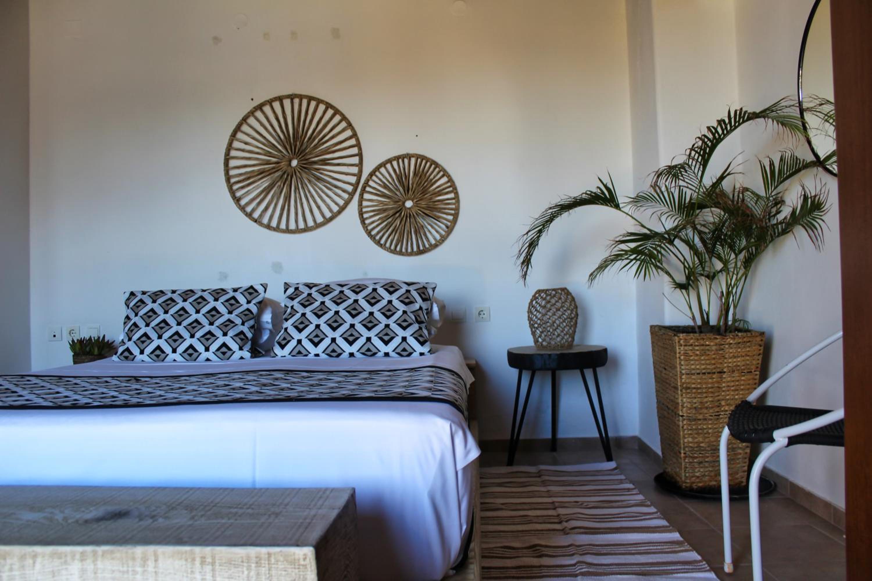 Elia Woodstone Houses photo 3