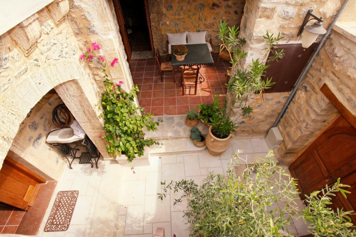 PERSEPHONE ART COUNTRY HOUSE photo 2