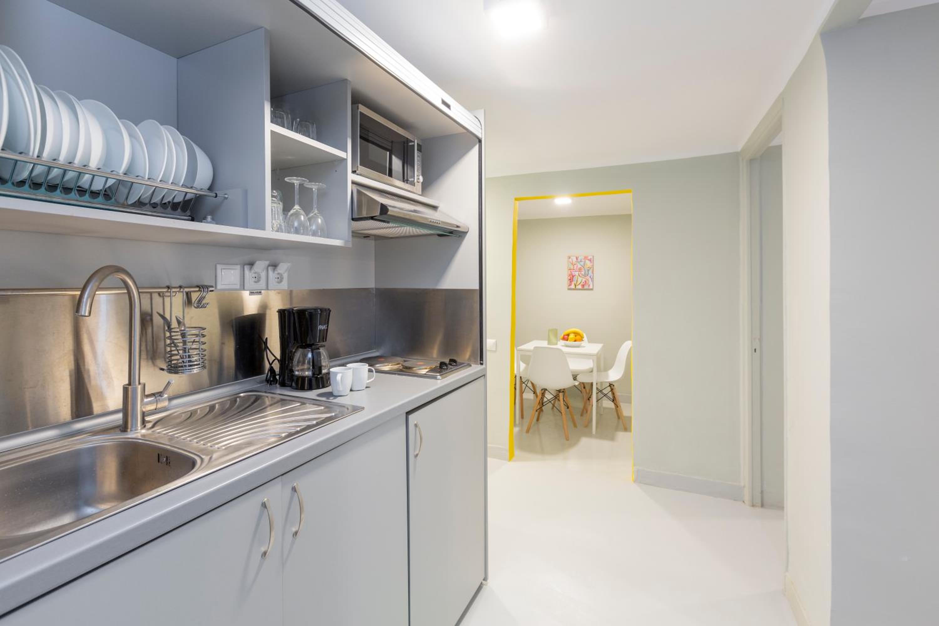 Acropolis Apartments