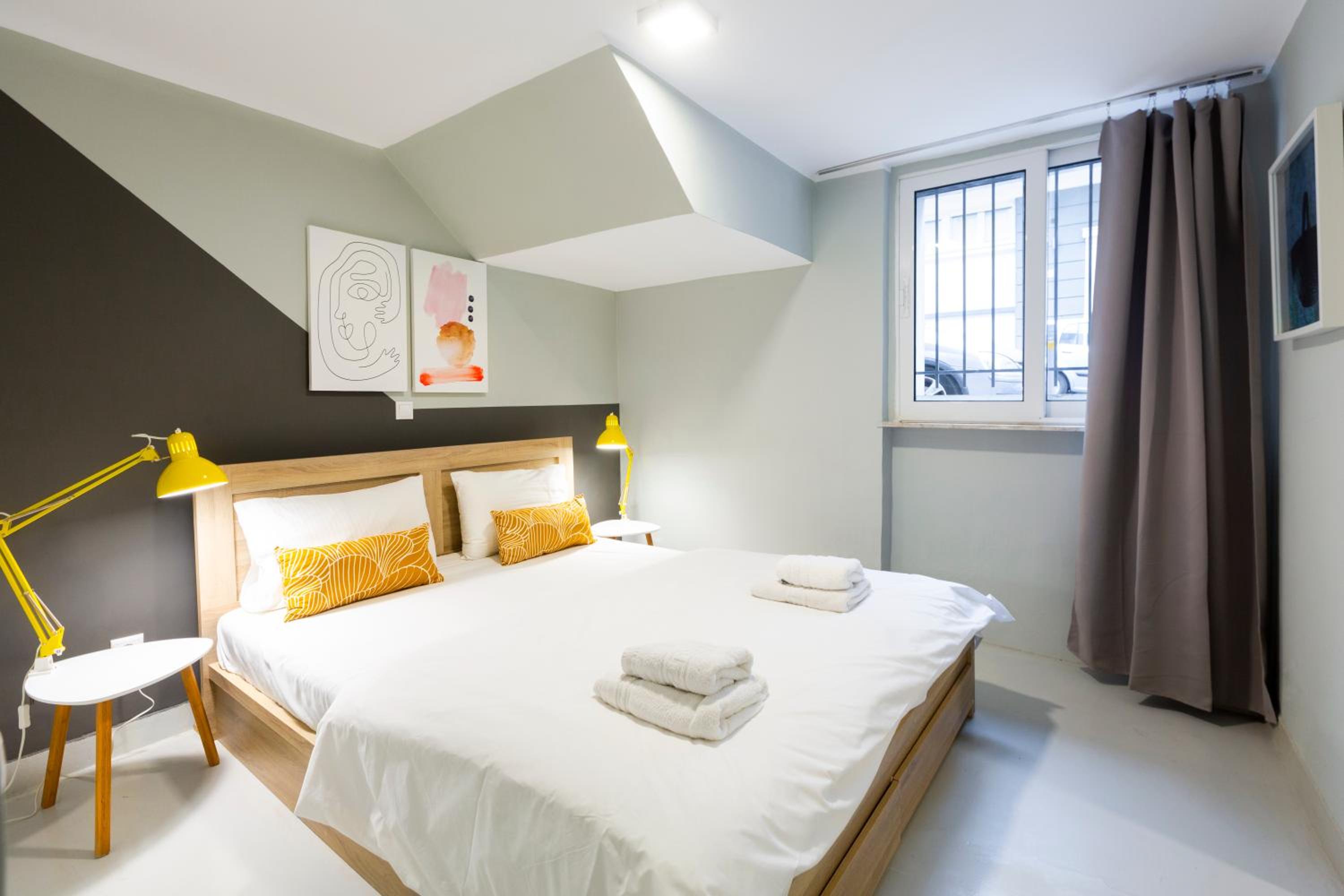 Acropolis Apartments