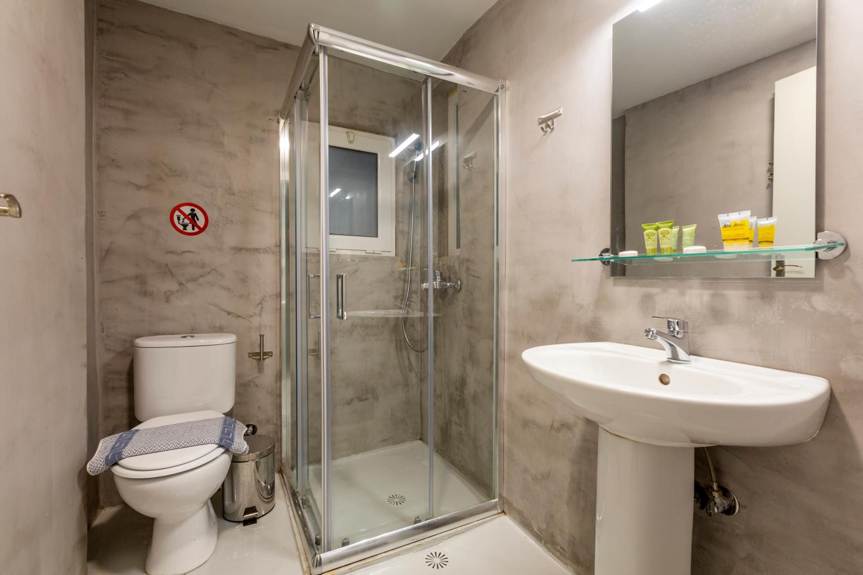 Acropolis Apartments