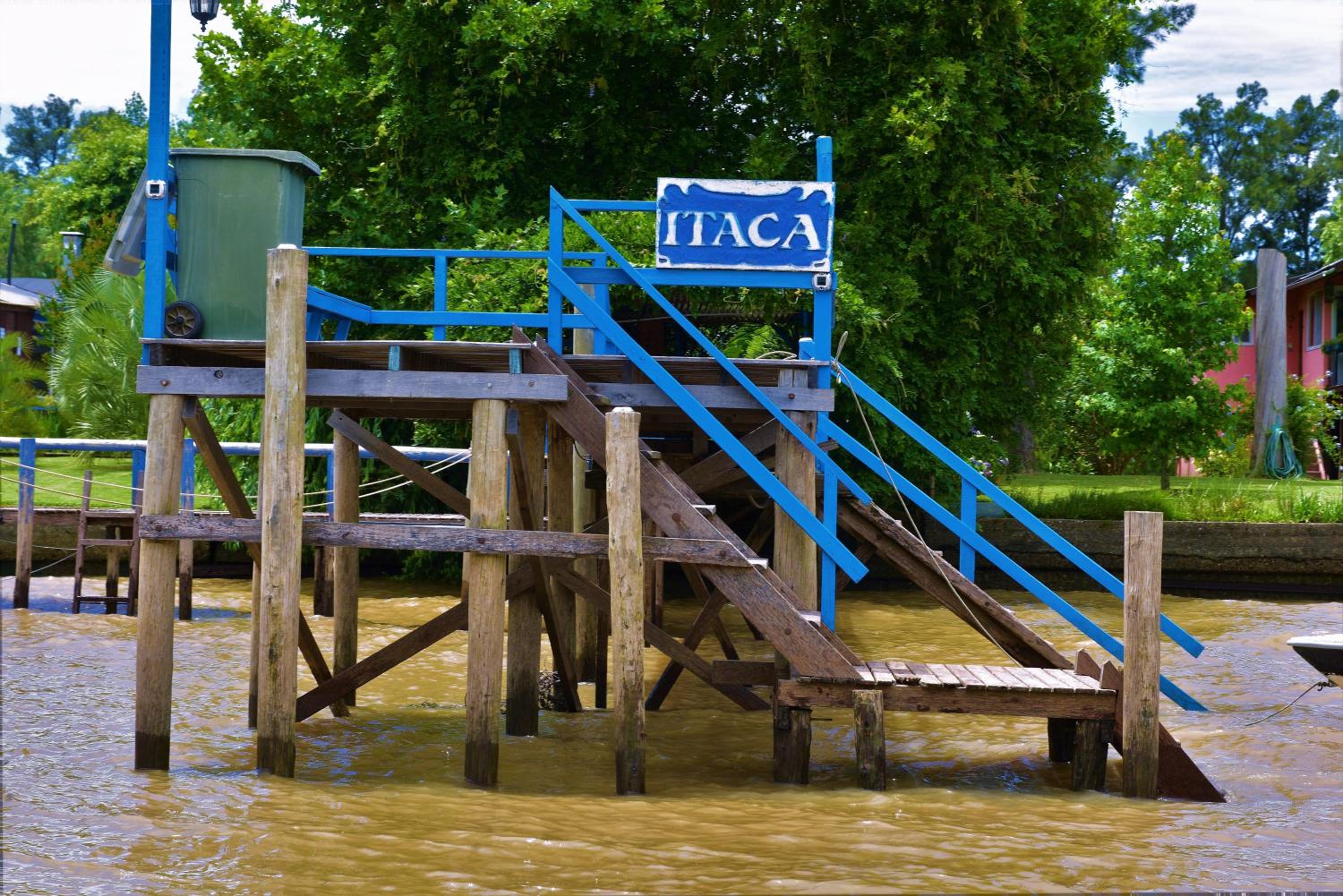 Itaca delta cabañas