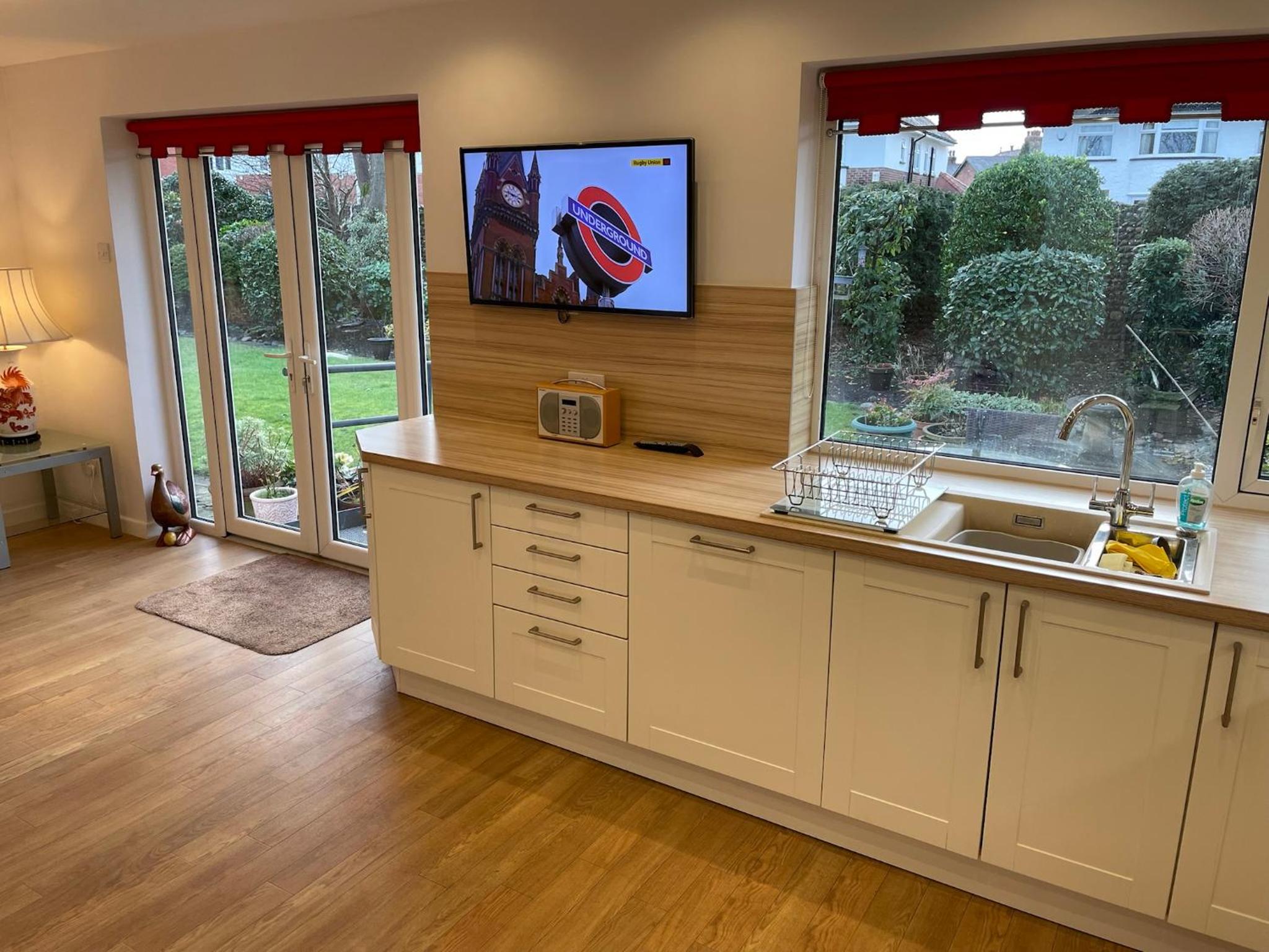 'Sounion' - Fabulous, spacious modern house with large private garden in Leafy Lytham view 5
