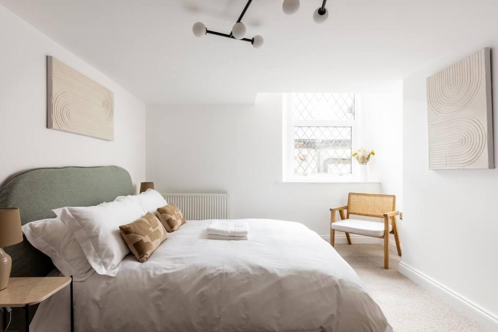 Luxe Design - Chic Cottage - Heart of Rothbury view 4