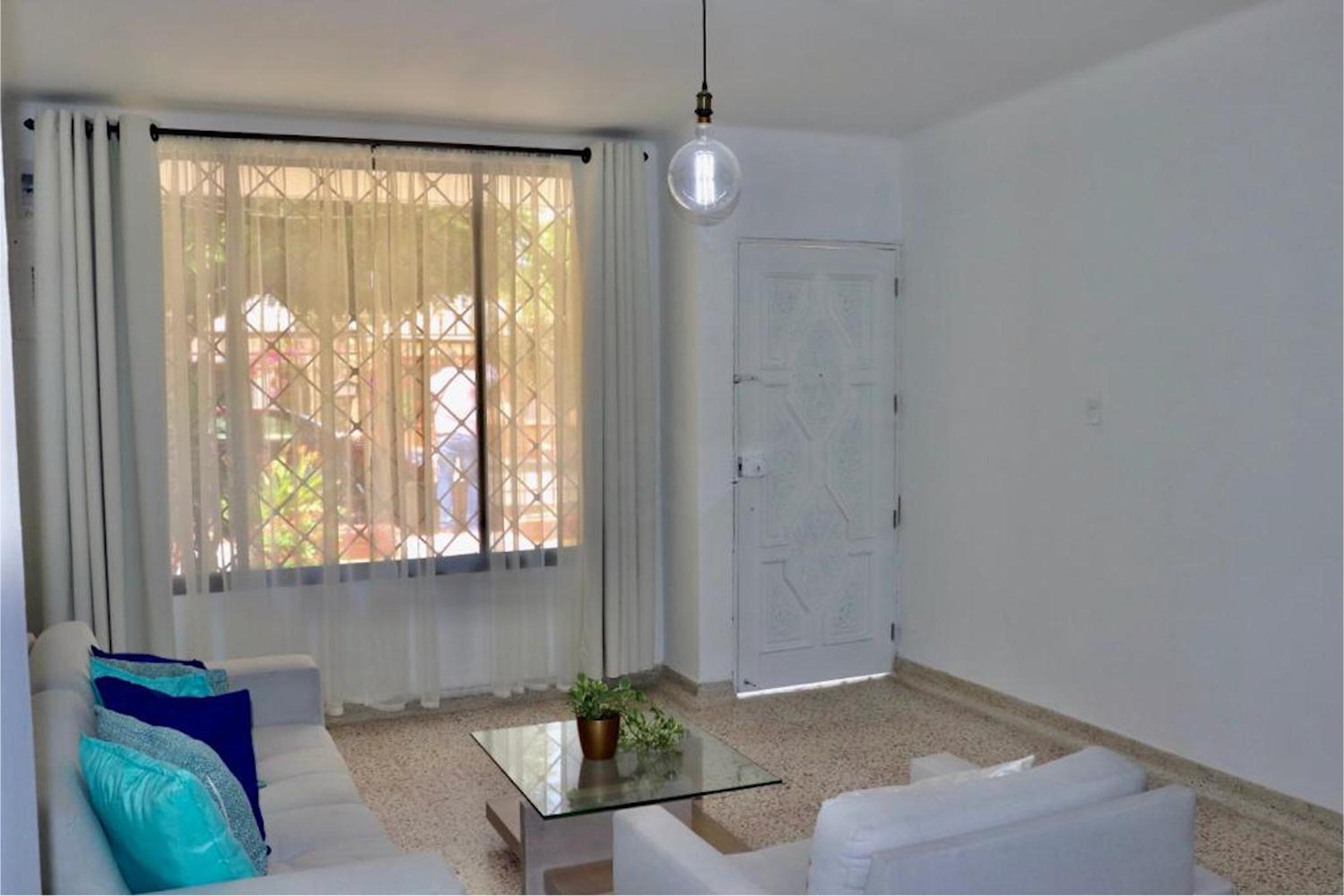 Hermosa casa ideal para grupos y familias con patio amplio cerca al Malecón