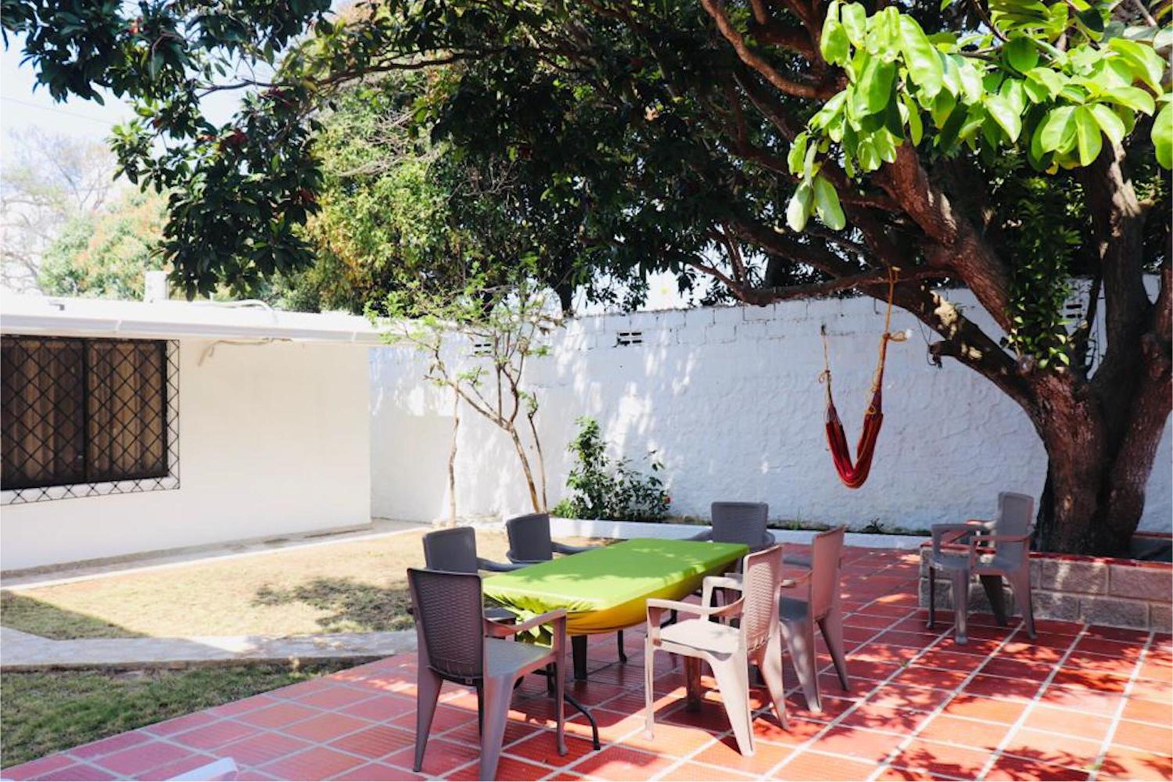 Hermosa casa ideal para grupos y familias con patio amplio cerca al Malecón