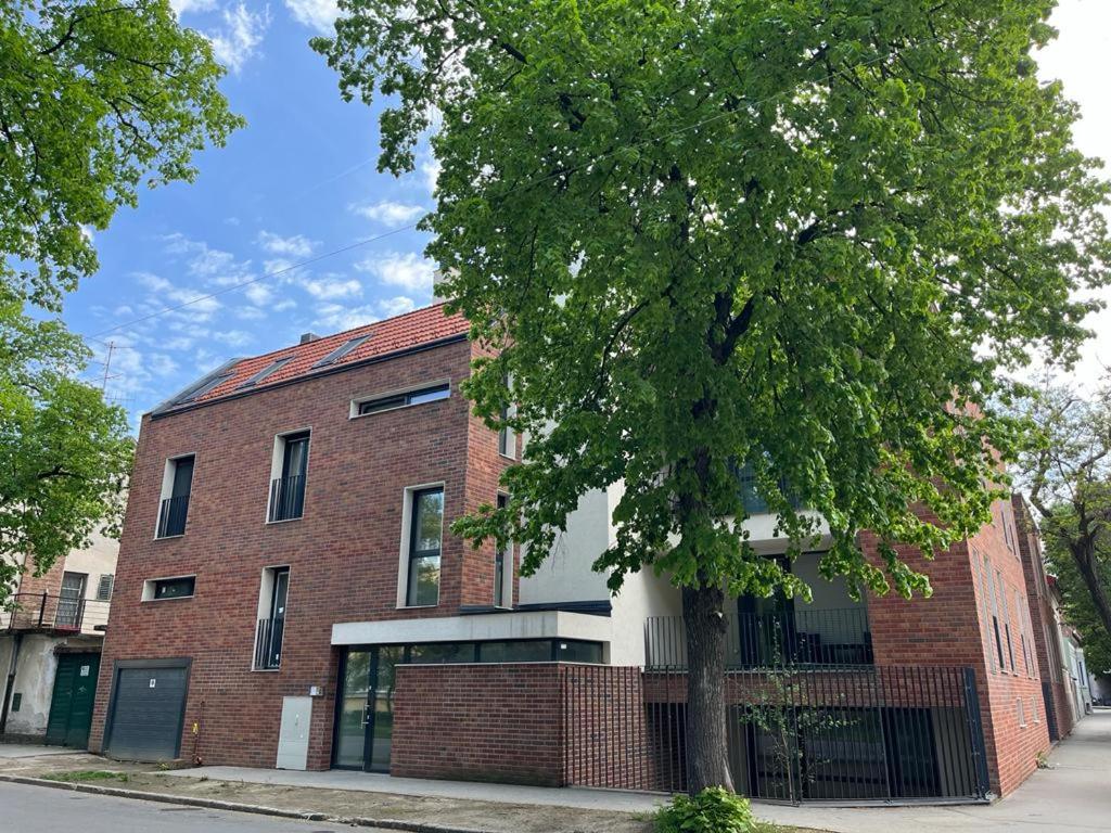 Hotel Cosy inner city getaway Bestern - Image 1