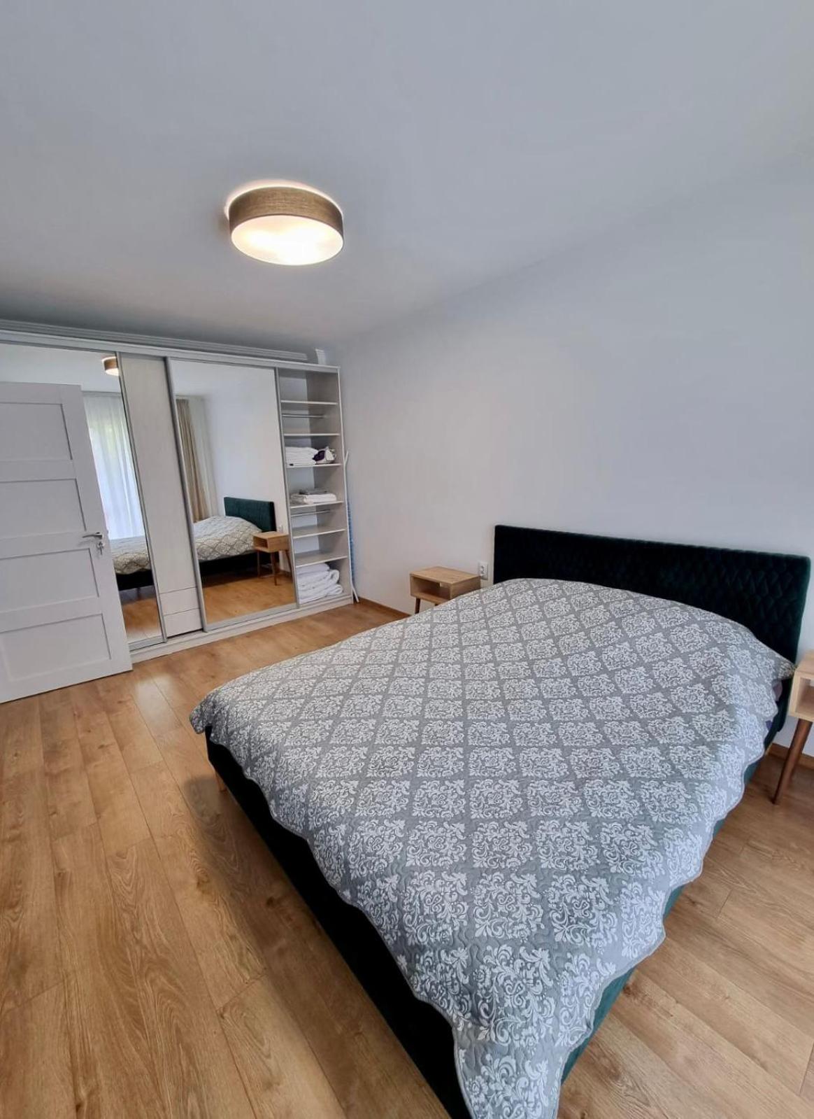 Central Urban Apartment with Underground Parking view 4