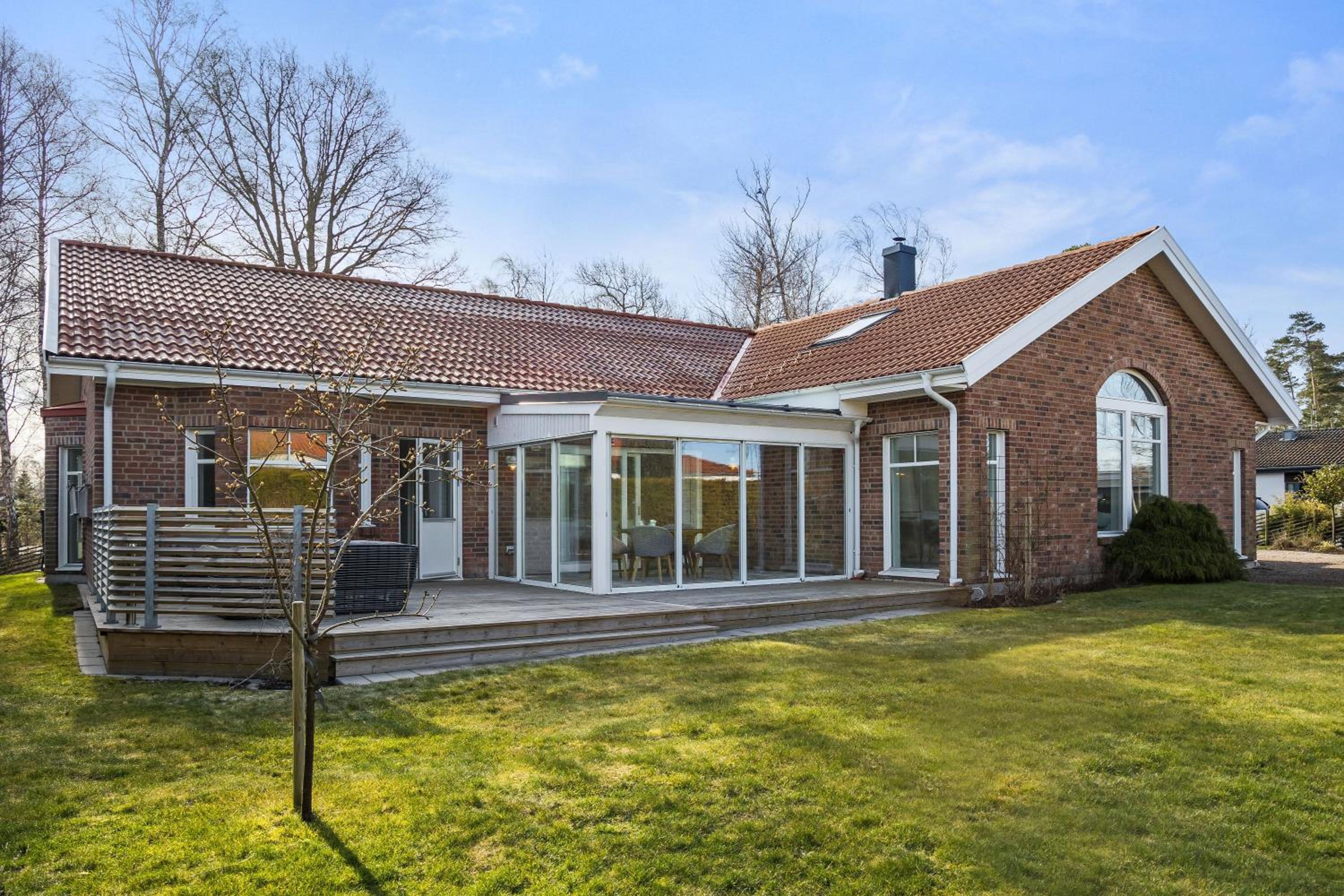 Luxury three-bedroom modern family home in Båstad