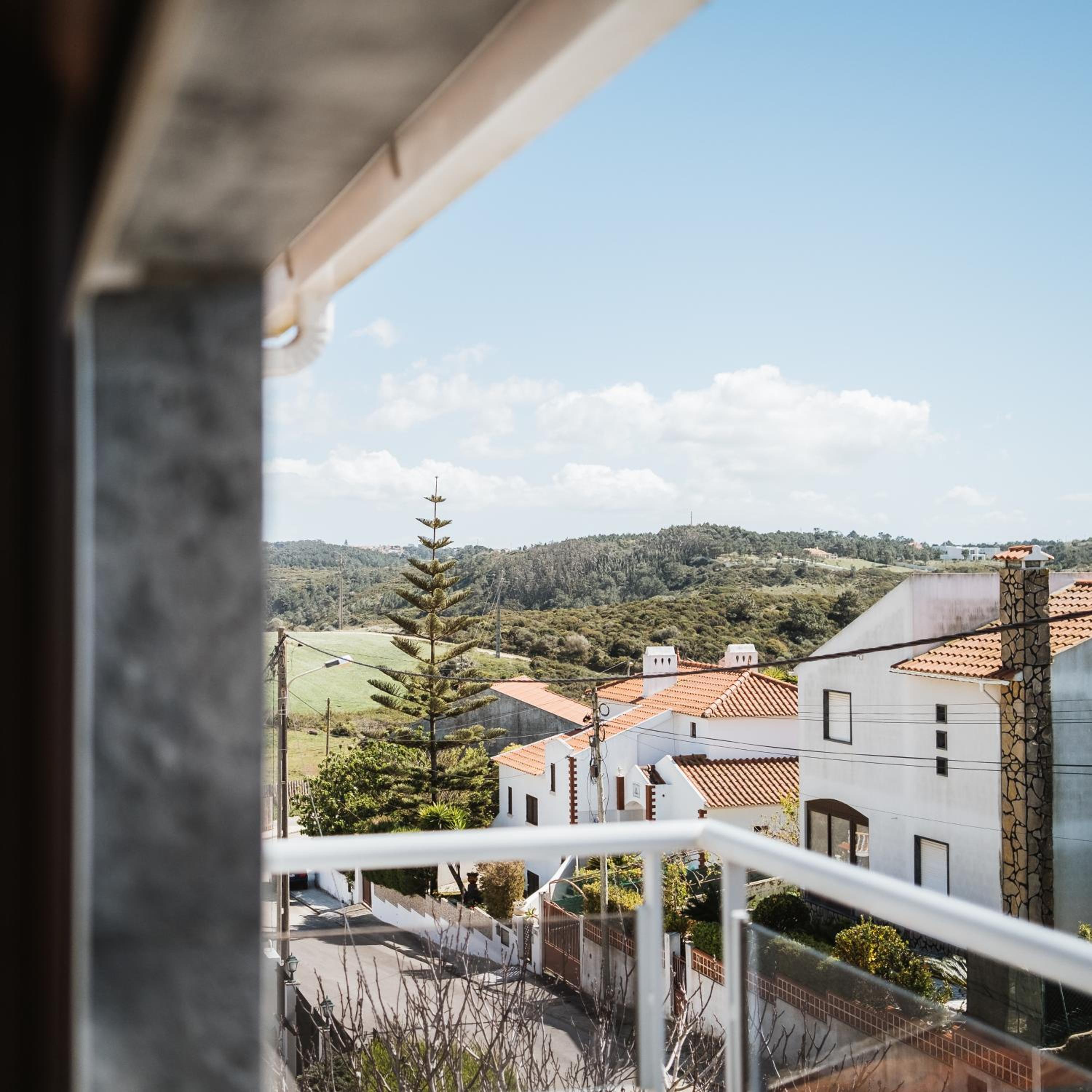 Kodu Lodge - spacious 2 storey coastal home with balcony, sea view, garden & BBQ view 3