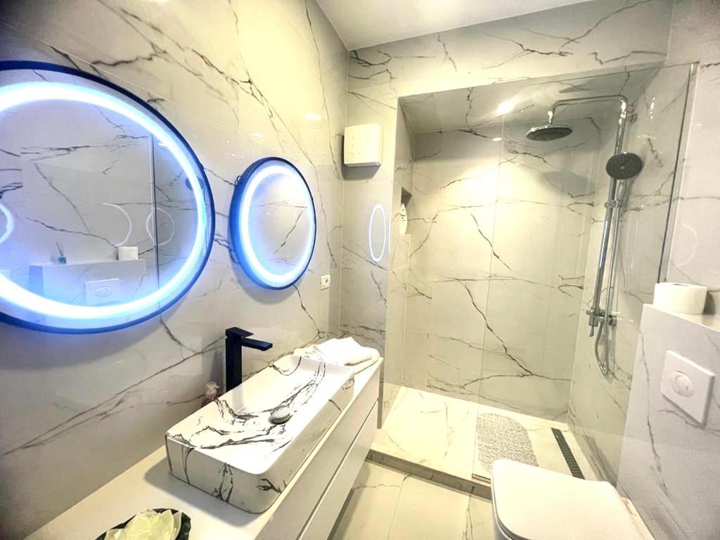 Durres Currila Modern Luxury STUNNING Beach Views