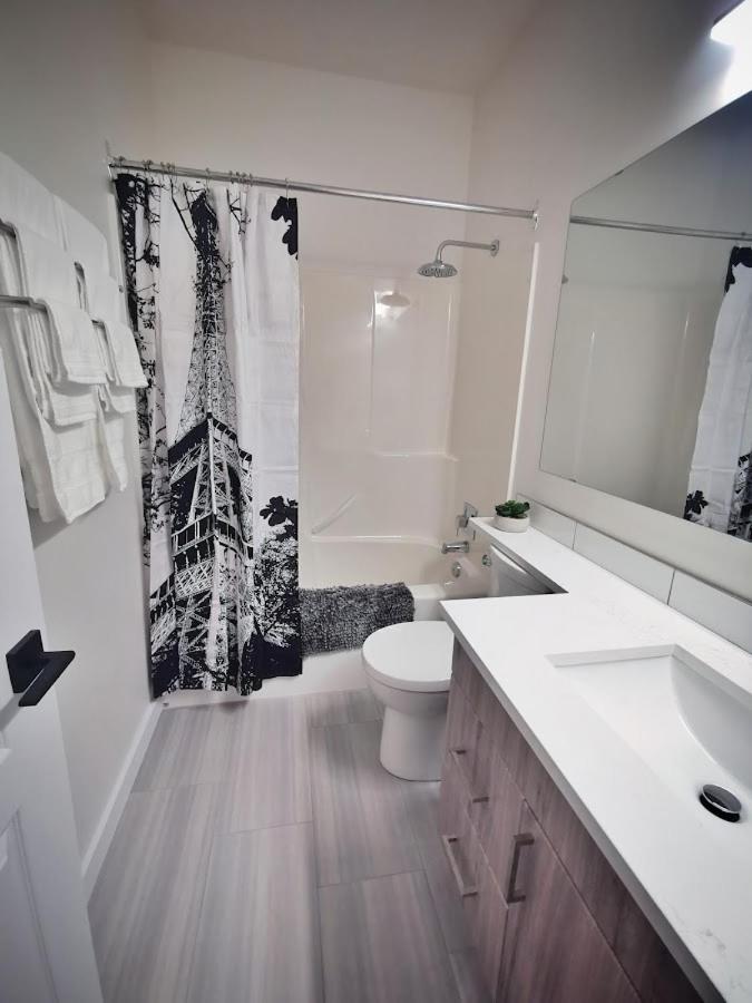 LuxQuarters Kitimat River Suite