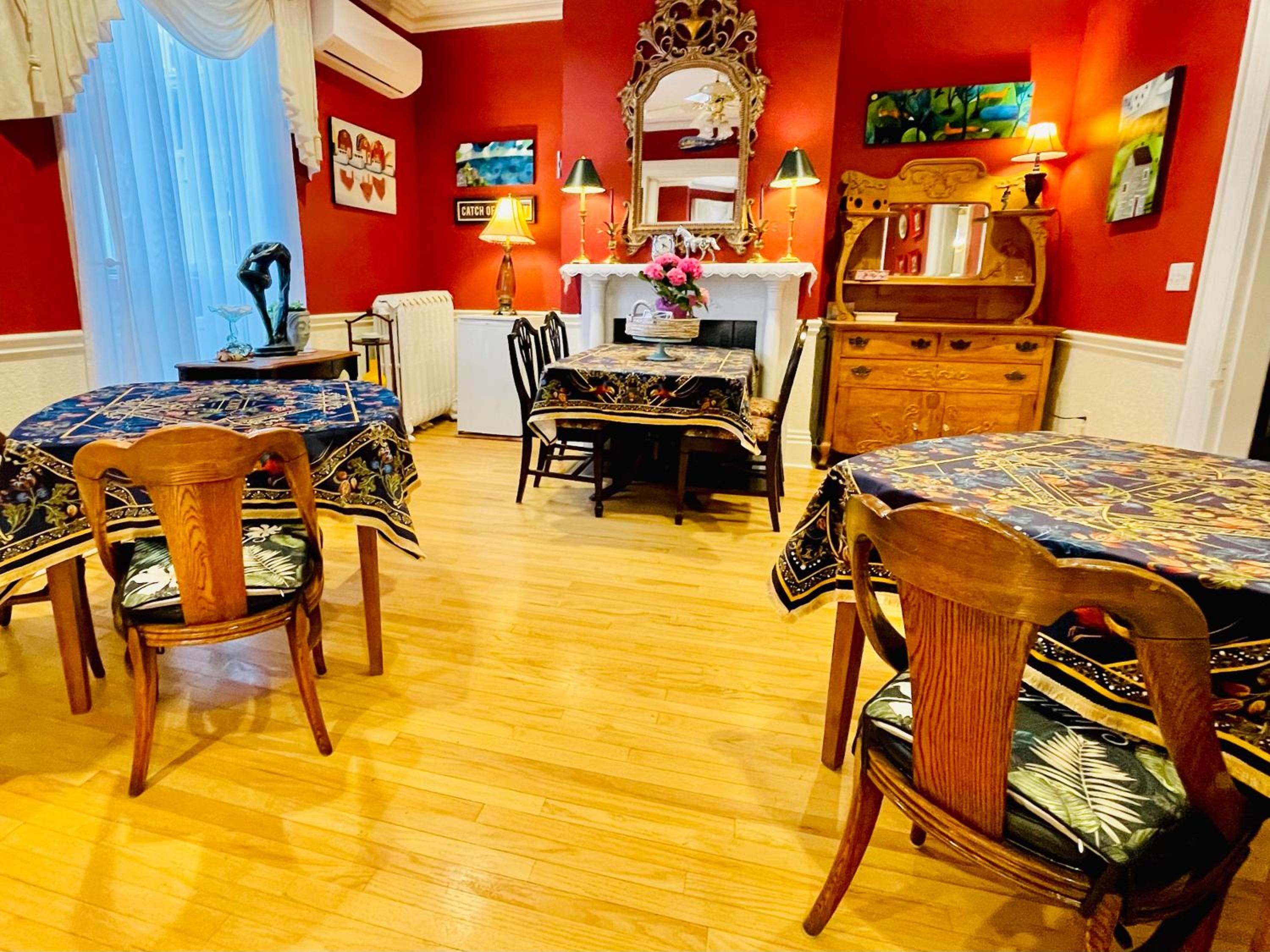 Charlotte's Rose Inn - Image 4