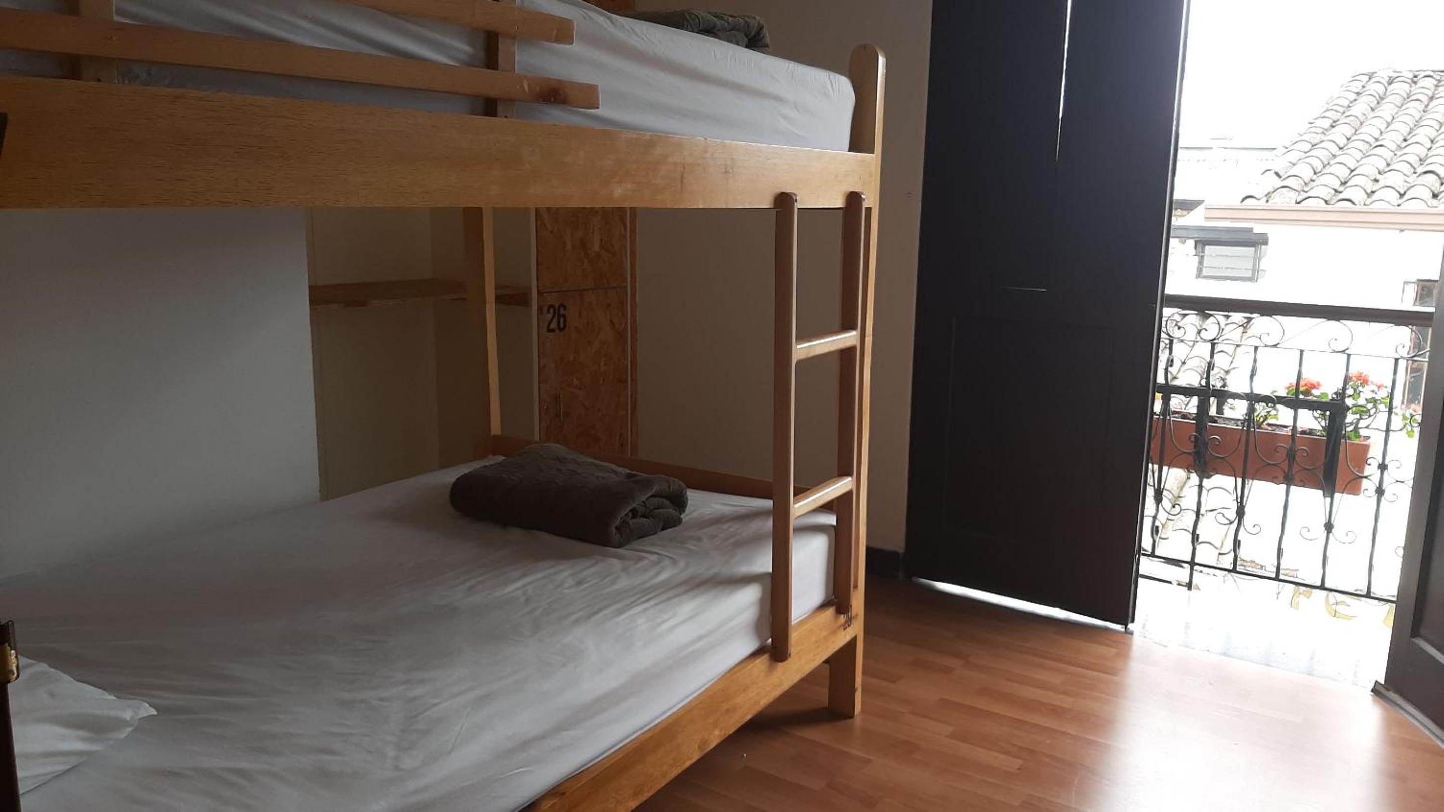 Les Balcons Hostel