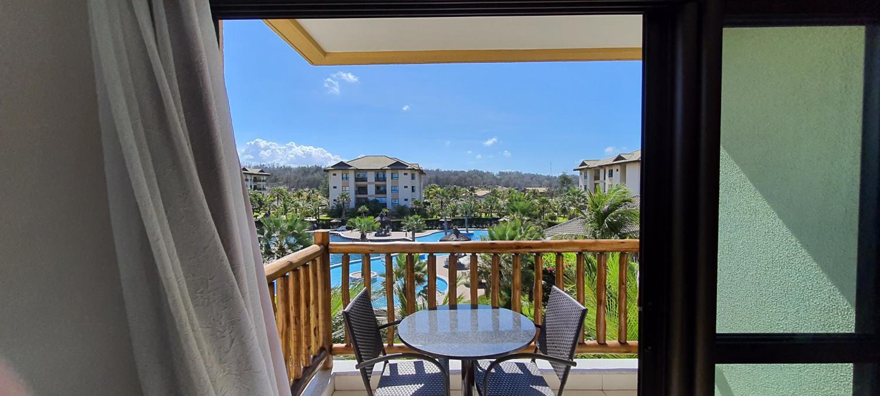 VG SUN CUMBUCO - PARAÍSO PÉ NA AREIA PARA 4 PESSOAS - COM HIDRO, SAUNA, PISCINA, COZINHA COMPLETA, PARQUINHO E WI-Fl