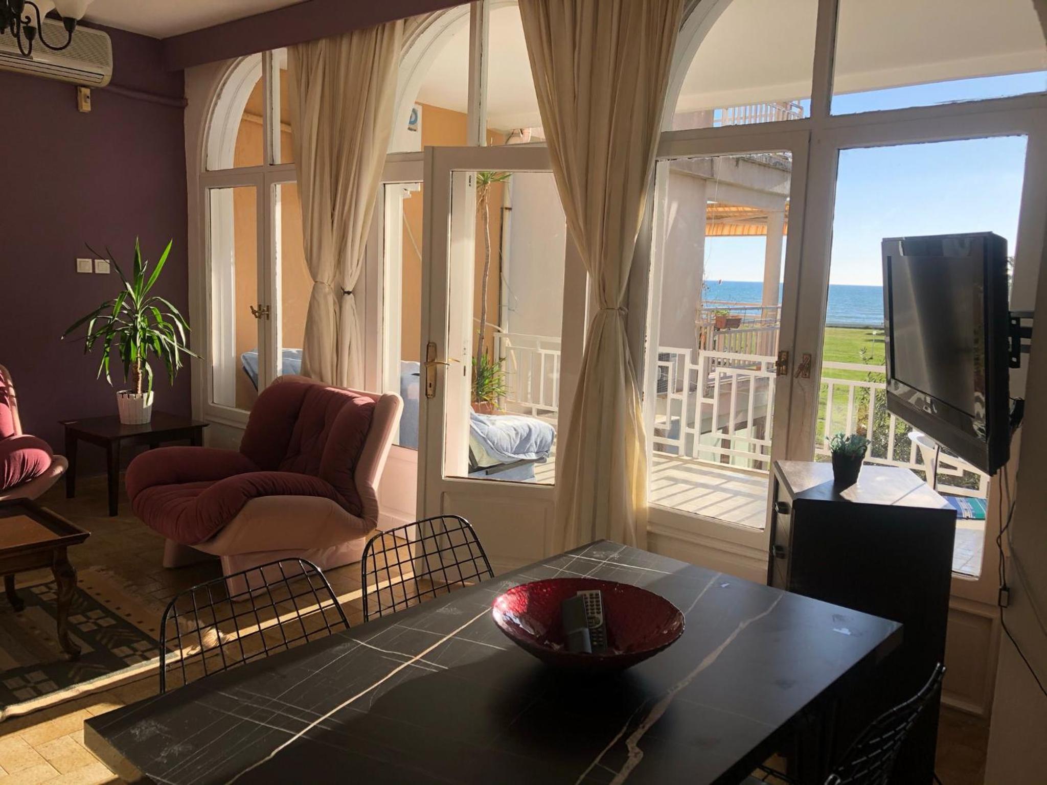 SEASİDE APARTMENT m and b house view 5