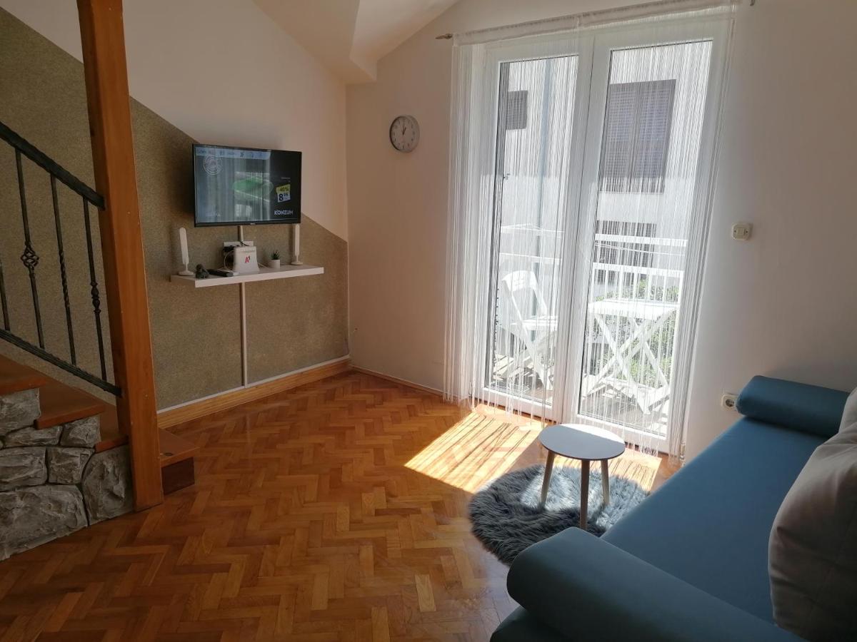 Apartment Uptown view 4