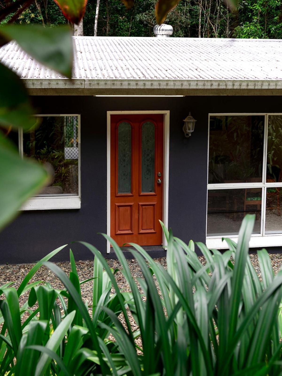 Honeybee House Cottage in the Rainforest