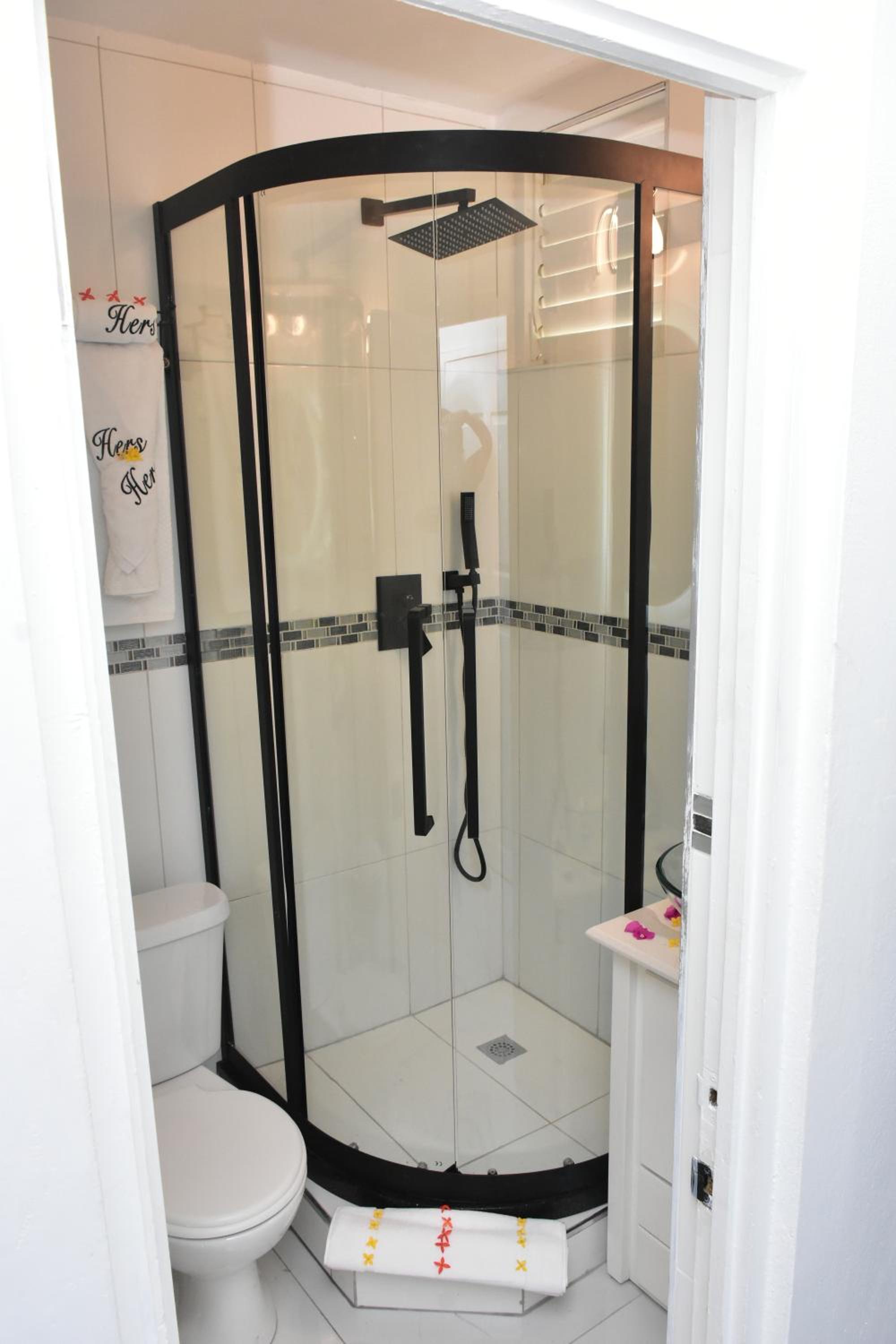 Czar's Sanctuary- Apt B4 at Sandcastle view 4