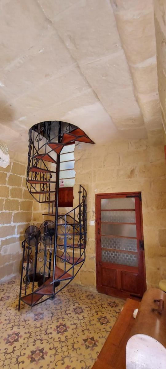 Photo 95