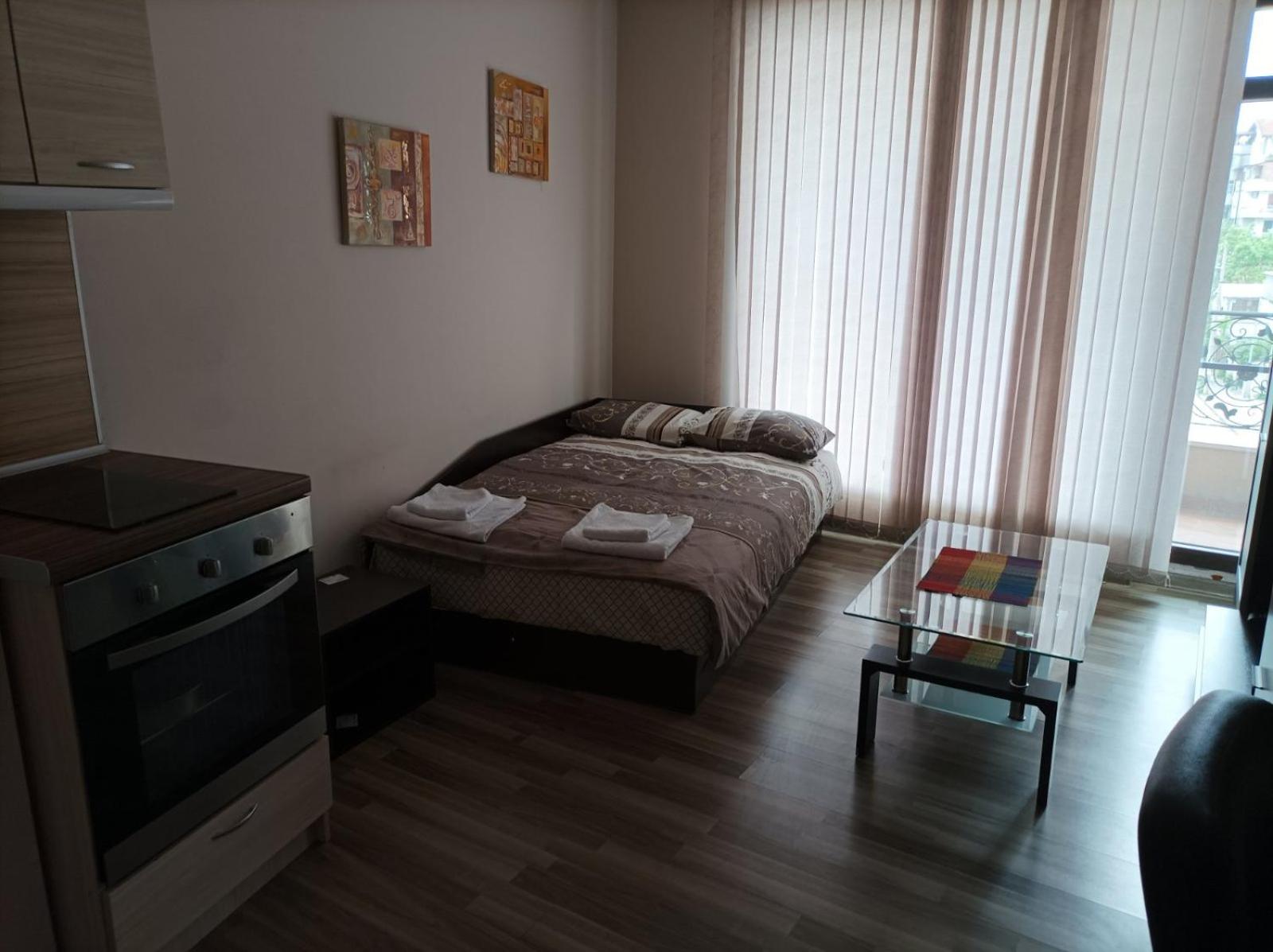 Photo 12