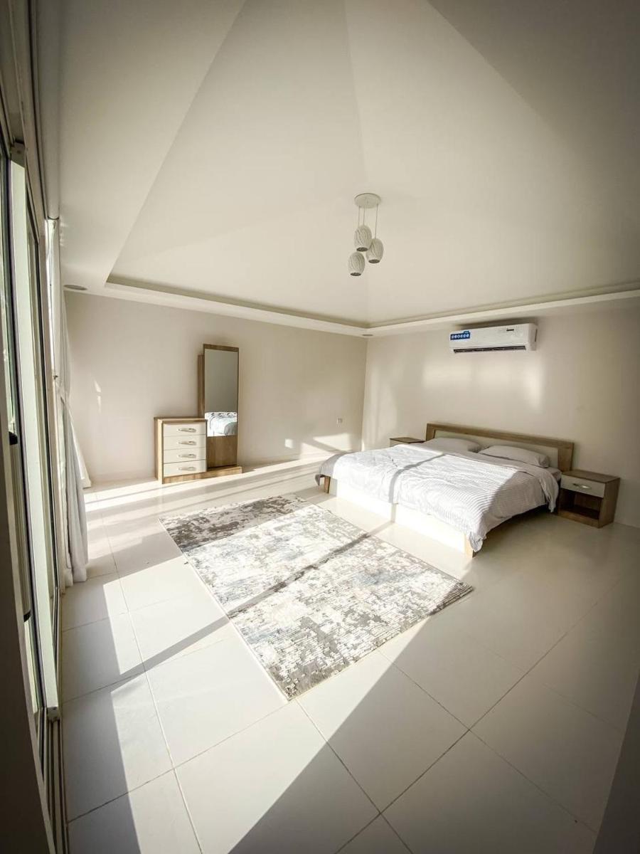 Palm Escape Farmhouse - By Seven Elements