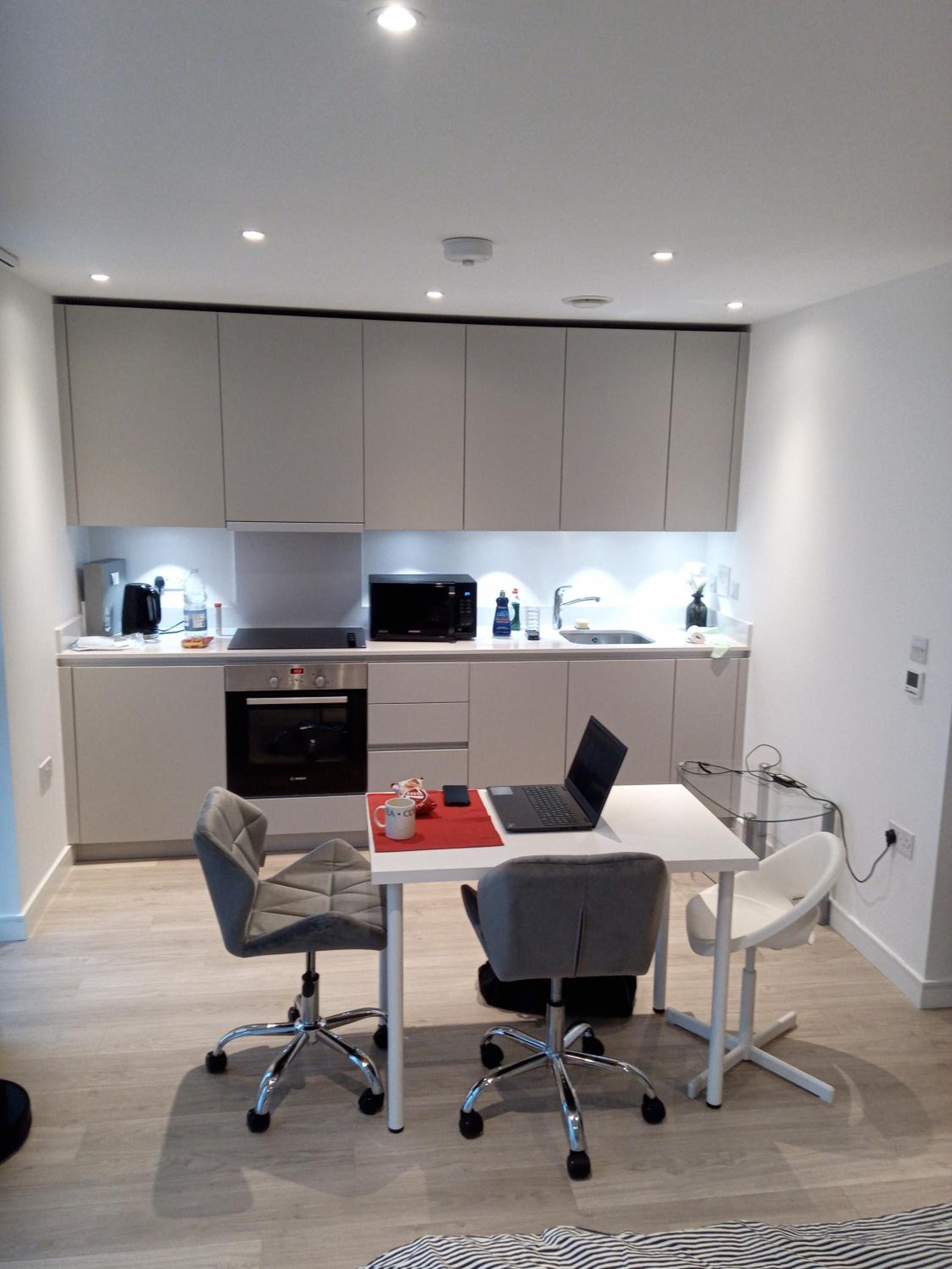 23 floor studio for work 1Gb WiFi view 5