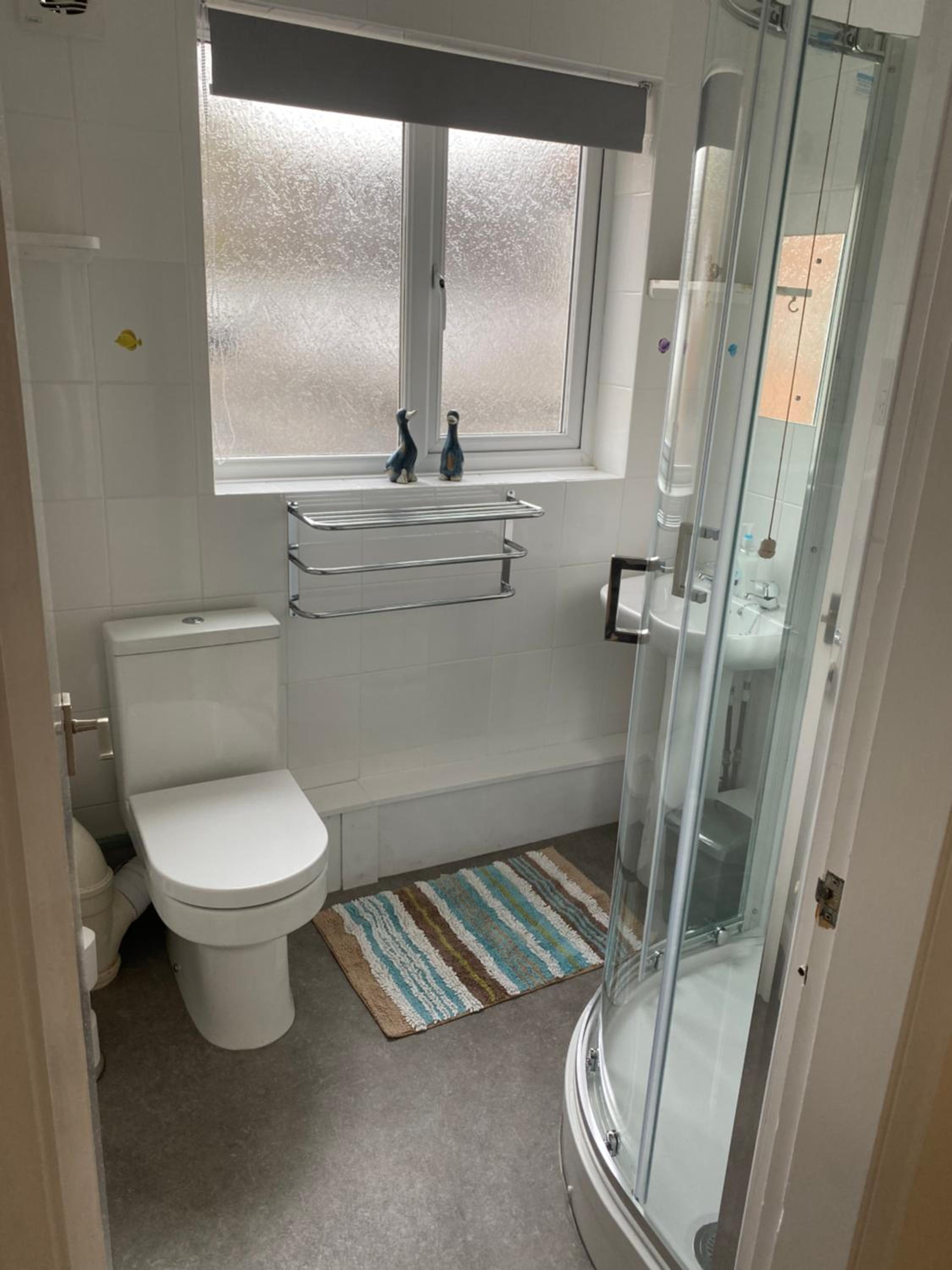 Spacious first floor apartment in the centre of Church Stretton with free parking view 3