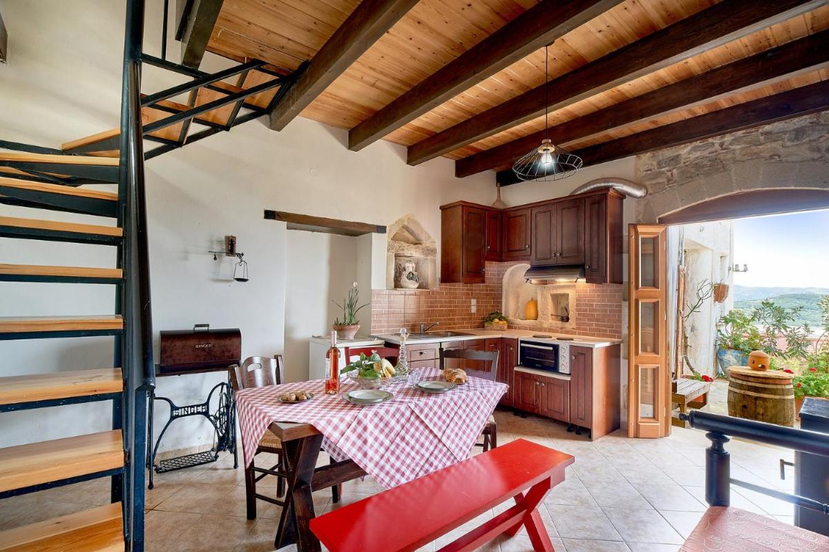 Vaggelis Little Stone House view 4