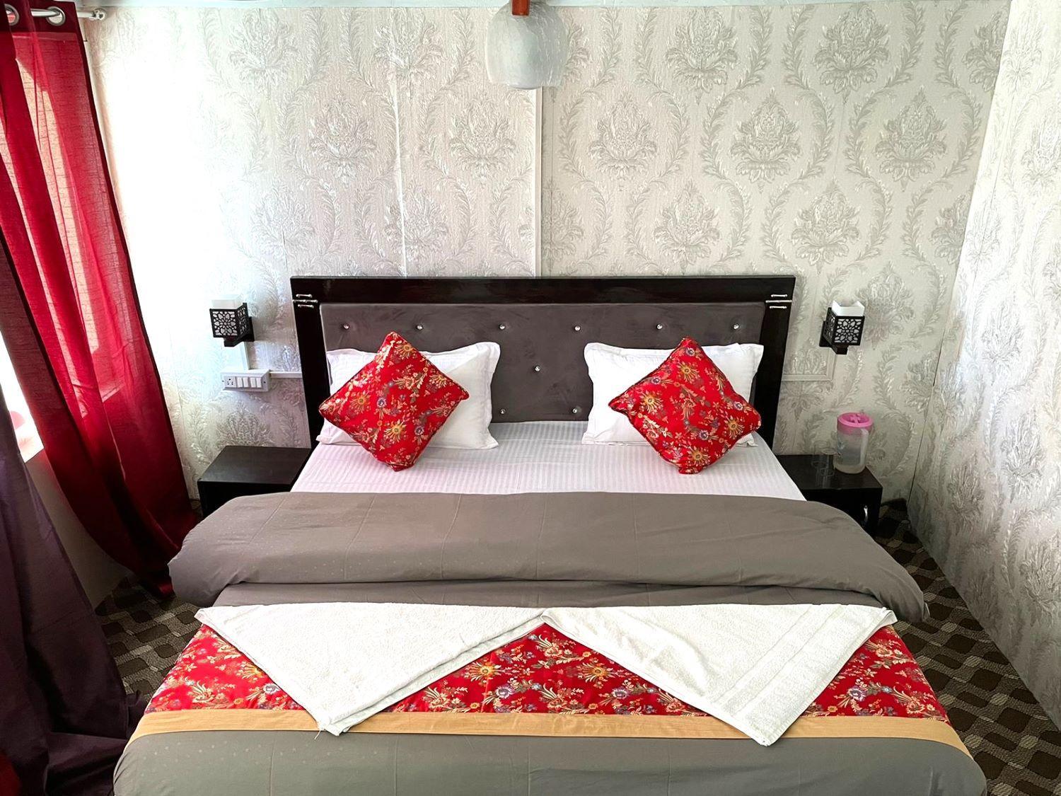 Pangong Delight Camps and Cottages view 5